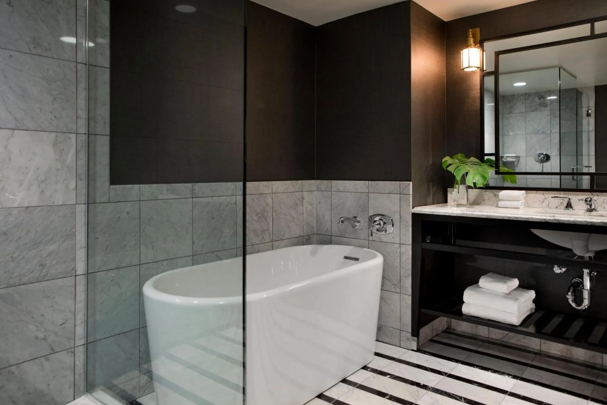 Photo of the whole room in Viceroy Washington DC