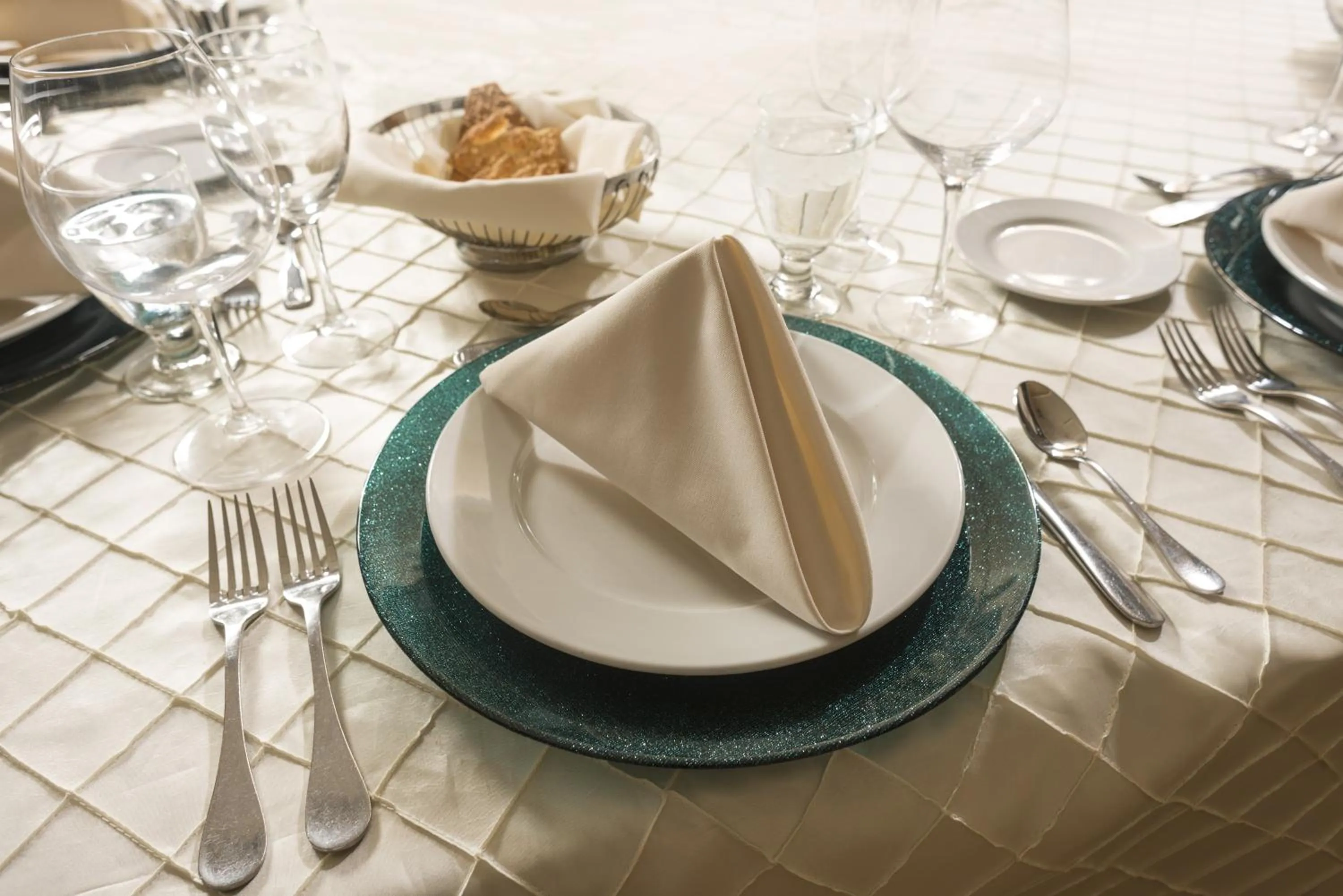 Food in Ayres Hotel Manhattan Beach