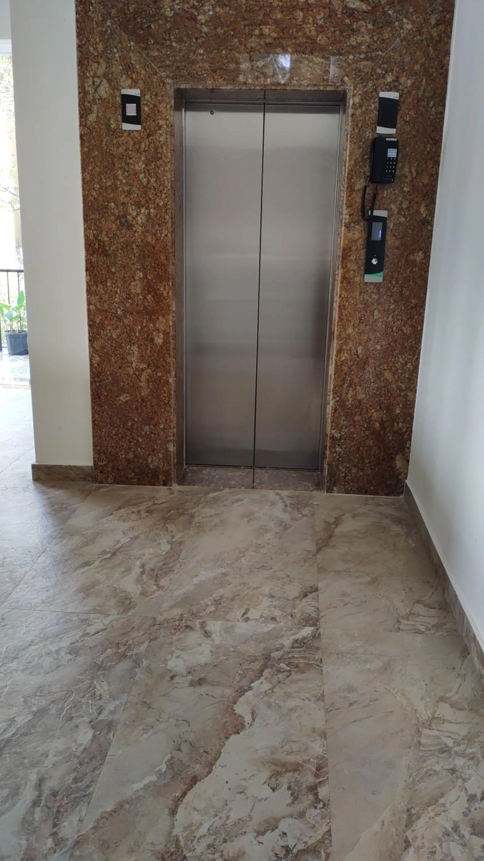 elevator in Altrude By The Sea