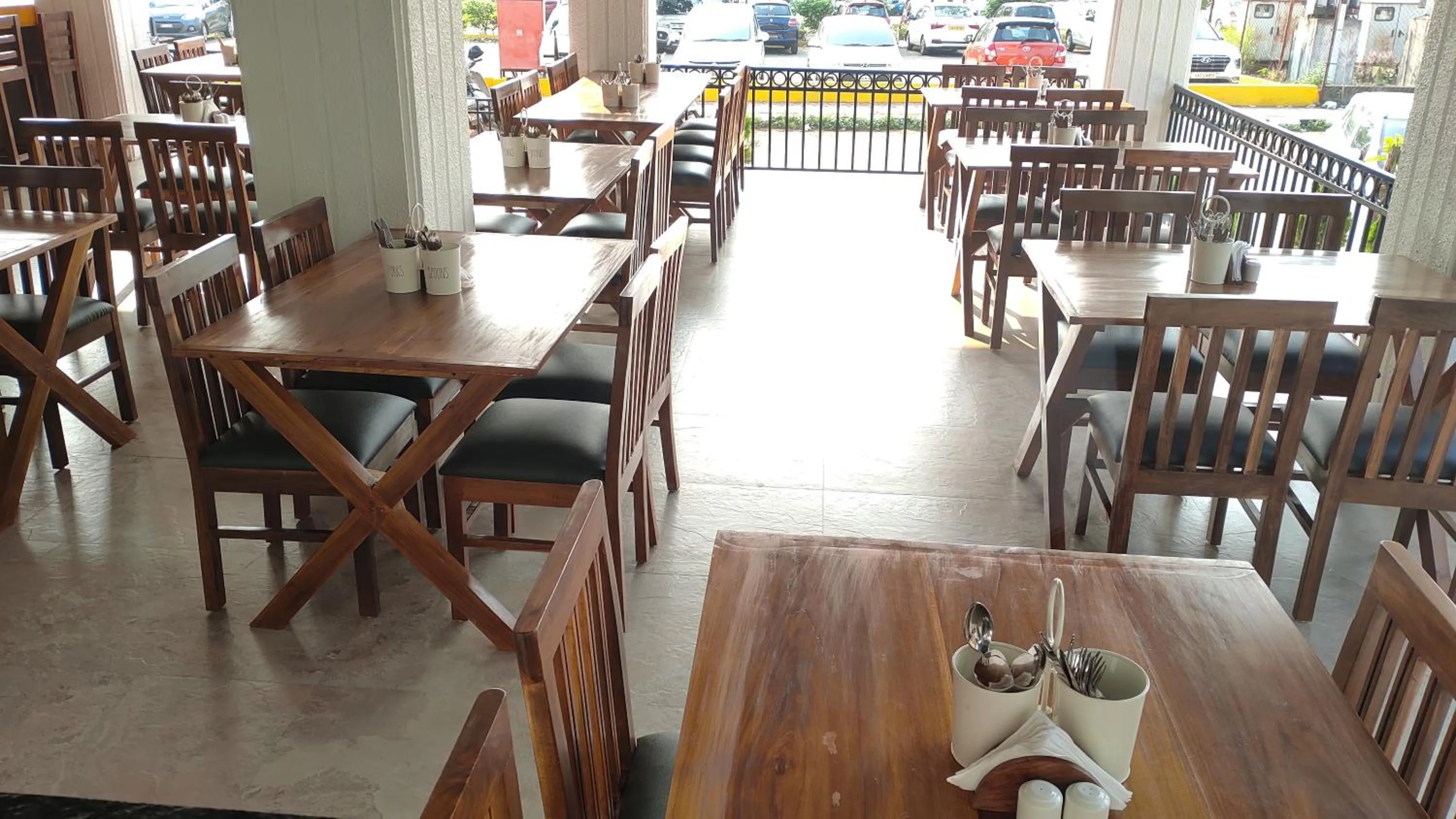 Restaurant/places to eat in Altrude By The Sea