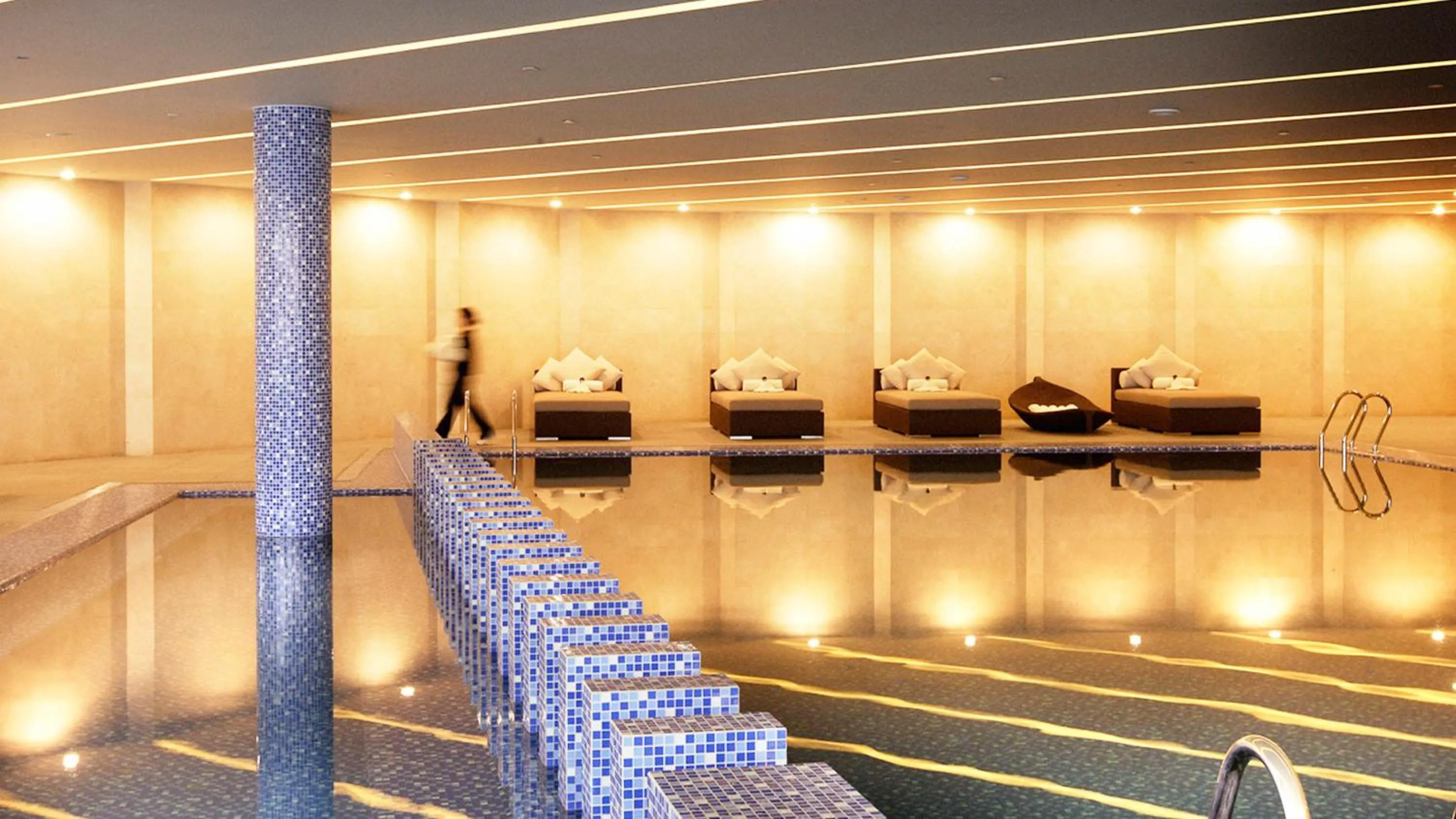 Swimming pool in InterContinental Beijing Beichen by IHG l Walking Distance to Bird's Nest & Water Cube & Metro Station l Interconnected with China National Convention Center l Award-winning Club Lounge with Mixologist l Direct Metro Line to Wangfujing