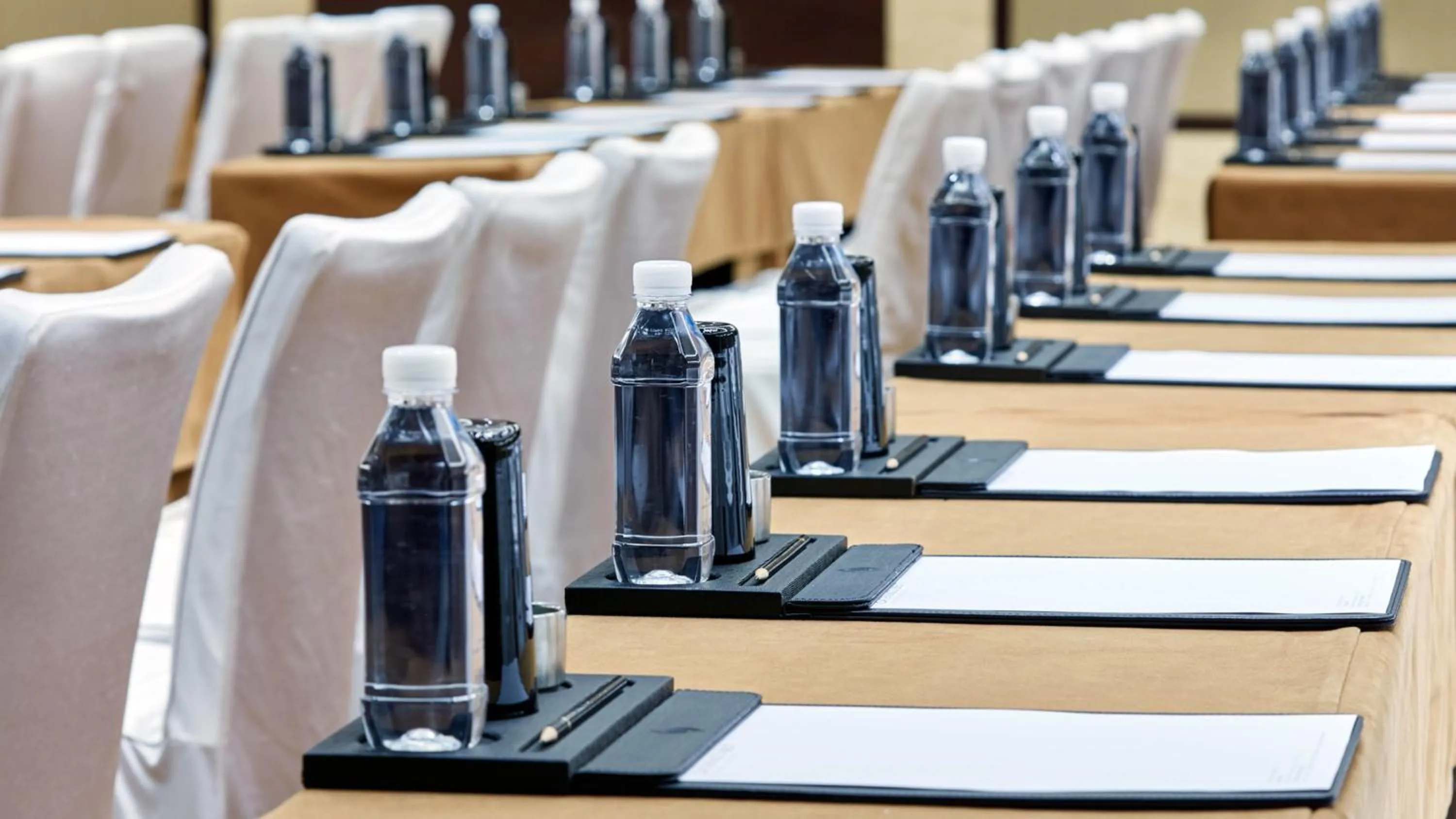 Meeting/conference room in InterContinental Beijing Beichen by IHG l Walking Distance to Bird's Nest & Water Cube & Metro Station l Interconnected with China National Convention Center l Award-winning Club Lounge with Mixologist l Direct Metro Line to Wangfujing