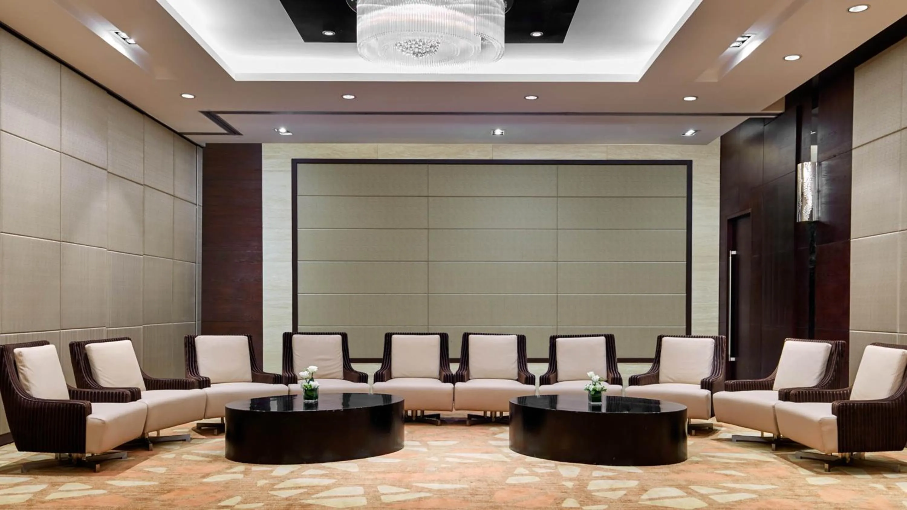 Meeting/conference room in InterContinental Beijing Beichen by IHG l Walking Distance to Bird's Nest & Water Cube & Metro Station l Interconnected with China National Convention Center l Award-winning Club Lounge with Mixologist l Direct Metro Line to Wangfujing