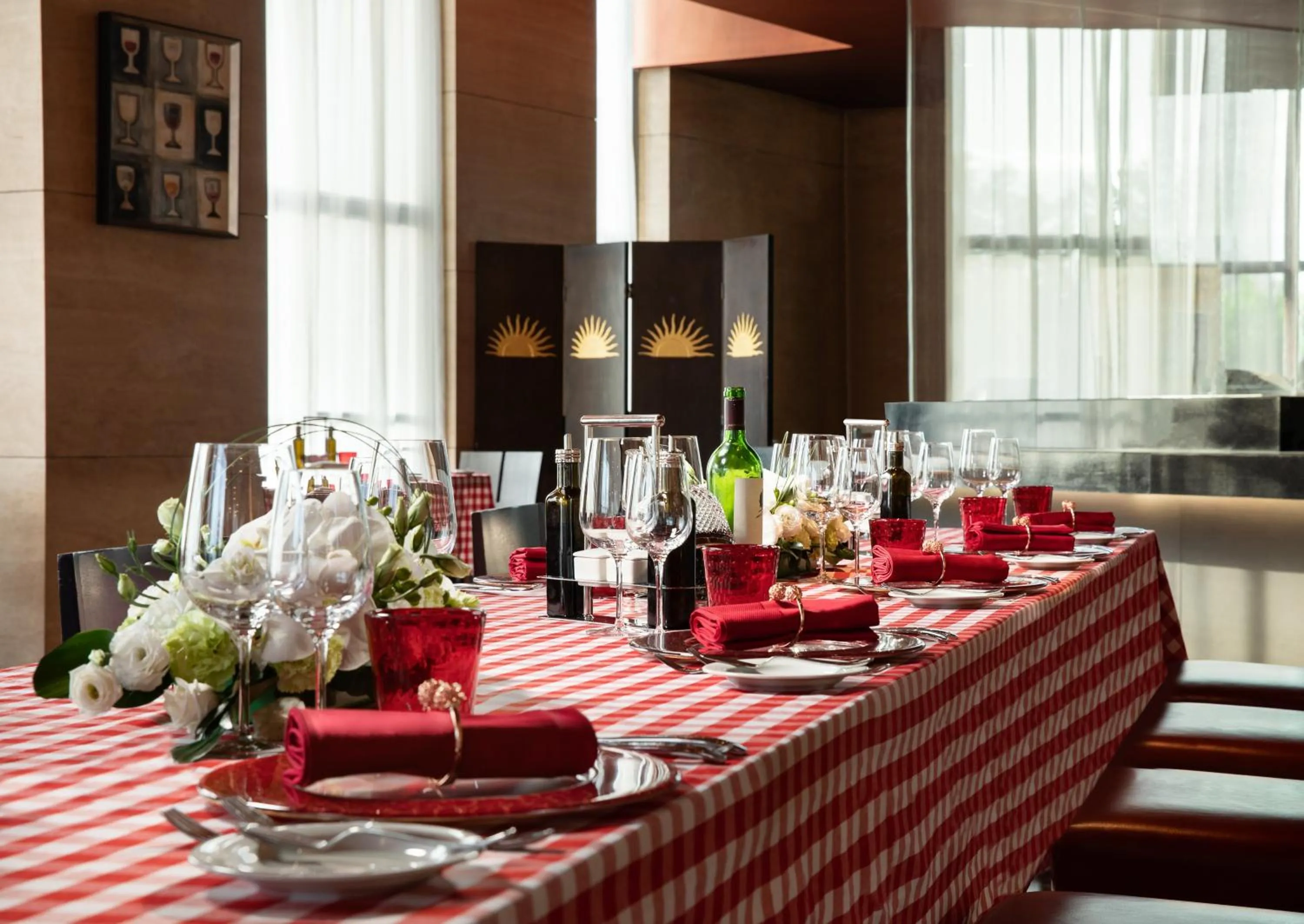 Restaurant/places to eat in InterContinental Beijing Beichen by IHG l Walking Distance to Bird's Nest & Water Cube & Metro Station l Interconnected with China National Convention Center l Award-winning Club Lounge with Mixologist l Direct Metro Line to Wangfujing