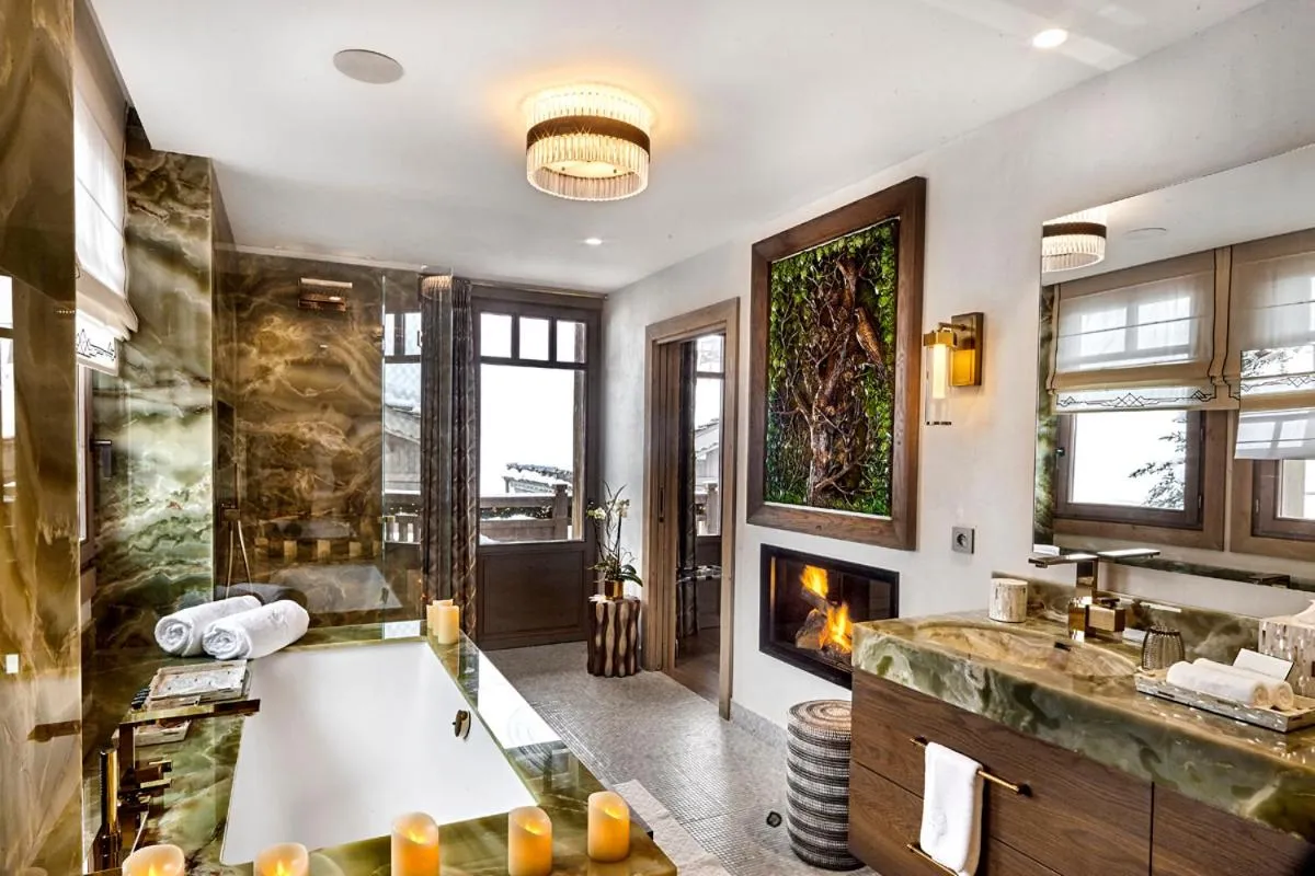 Bathroom in Lys Martagon