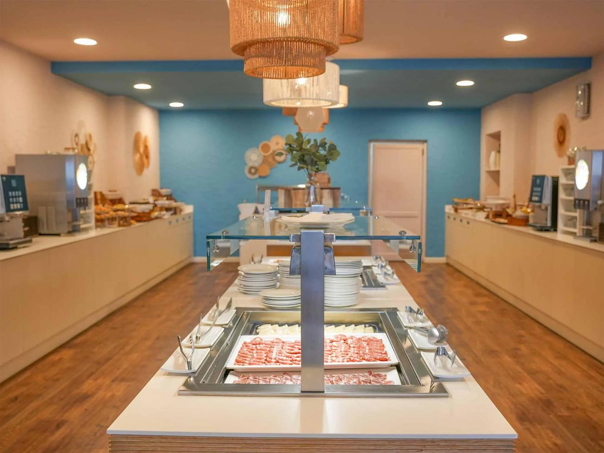 Restaurant/places to eat in Mimose Beach Village