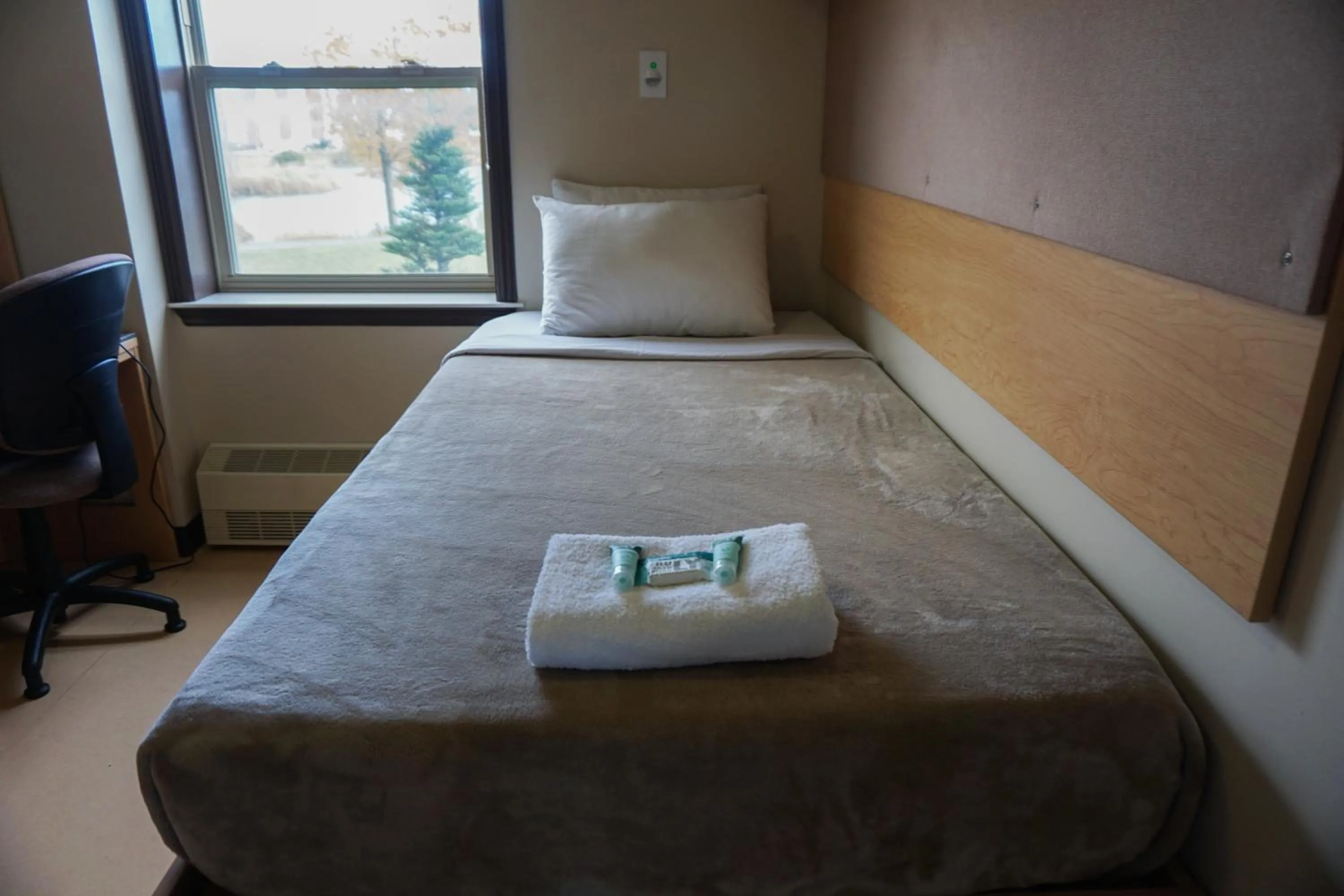 Bedroom, Bed in Memorial University