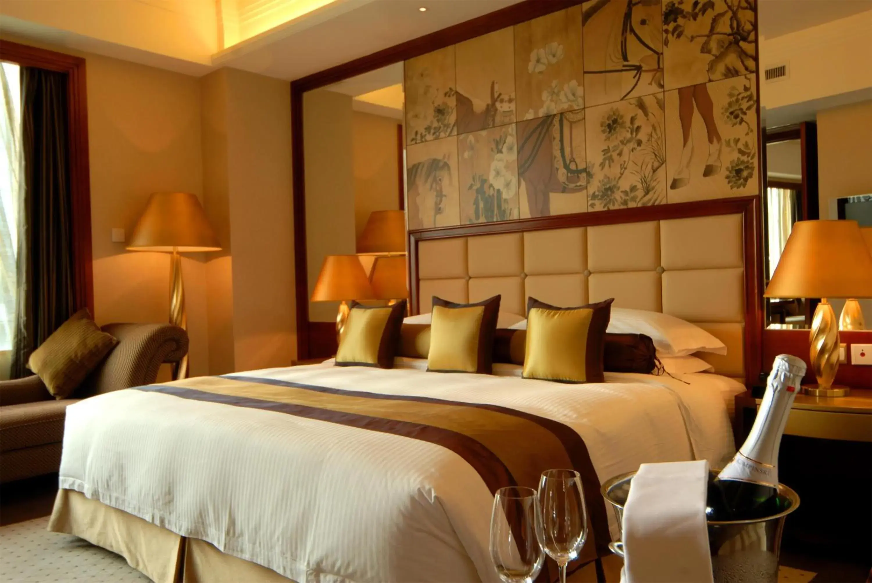 Bed in Kempinski Hotel Shenzhen Bed in Kempinski Hotel Shenzhen