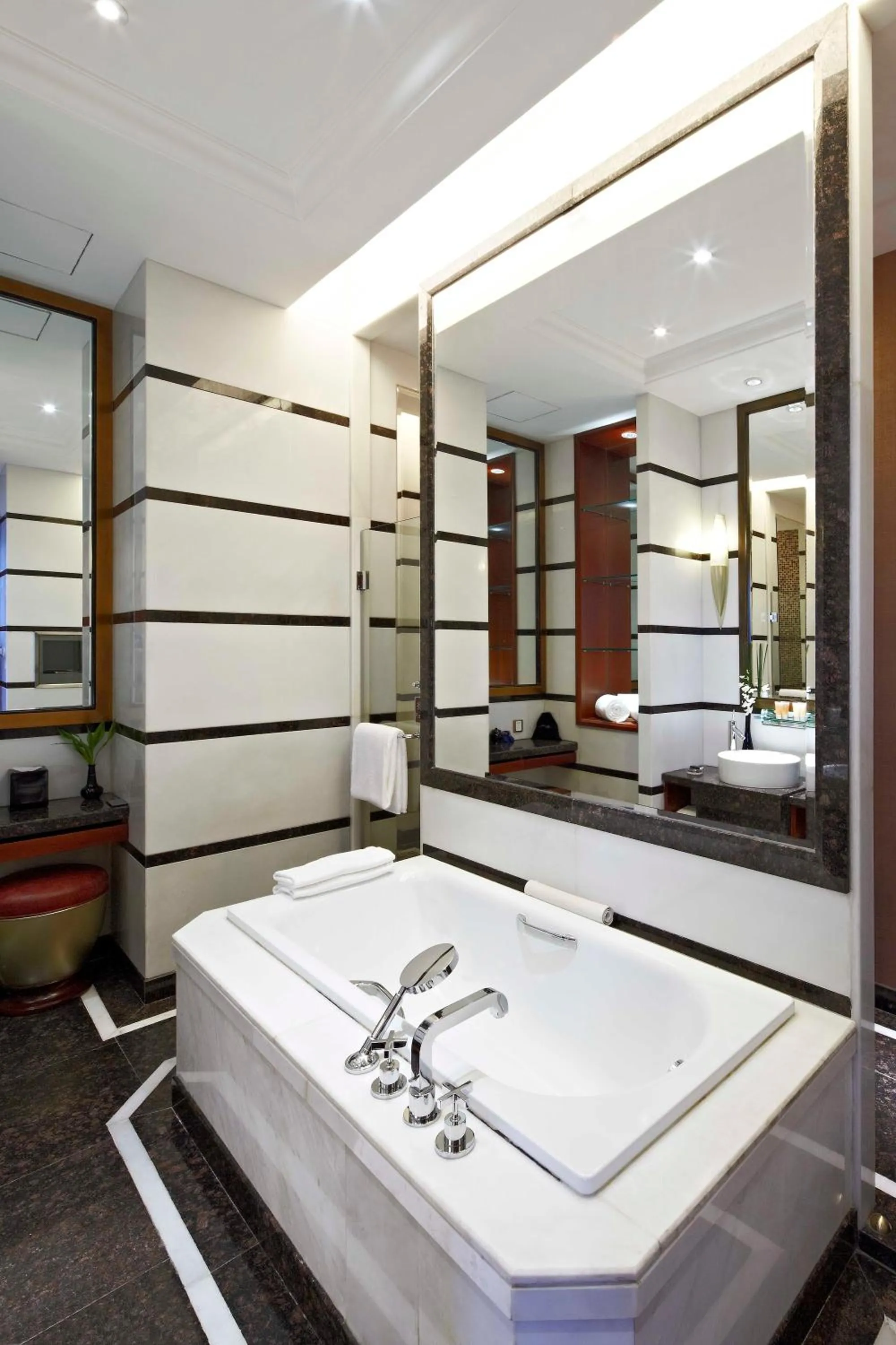 Bathroom in Kempinski Hotel Shenzhen