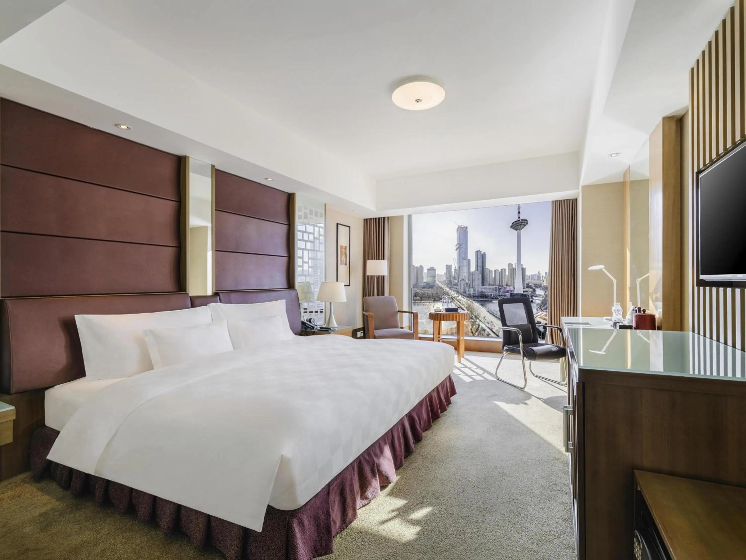 Bedroom, Bed in Swissôtel Shenyang