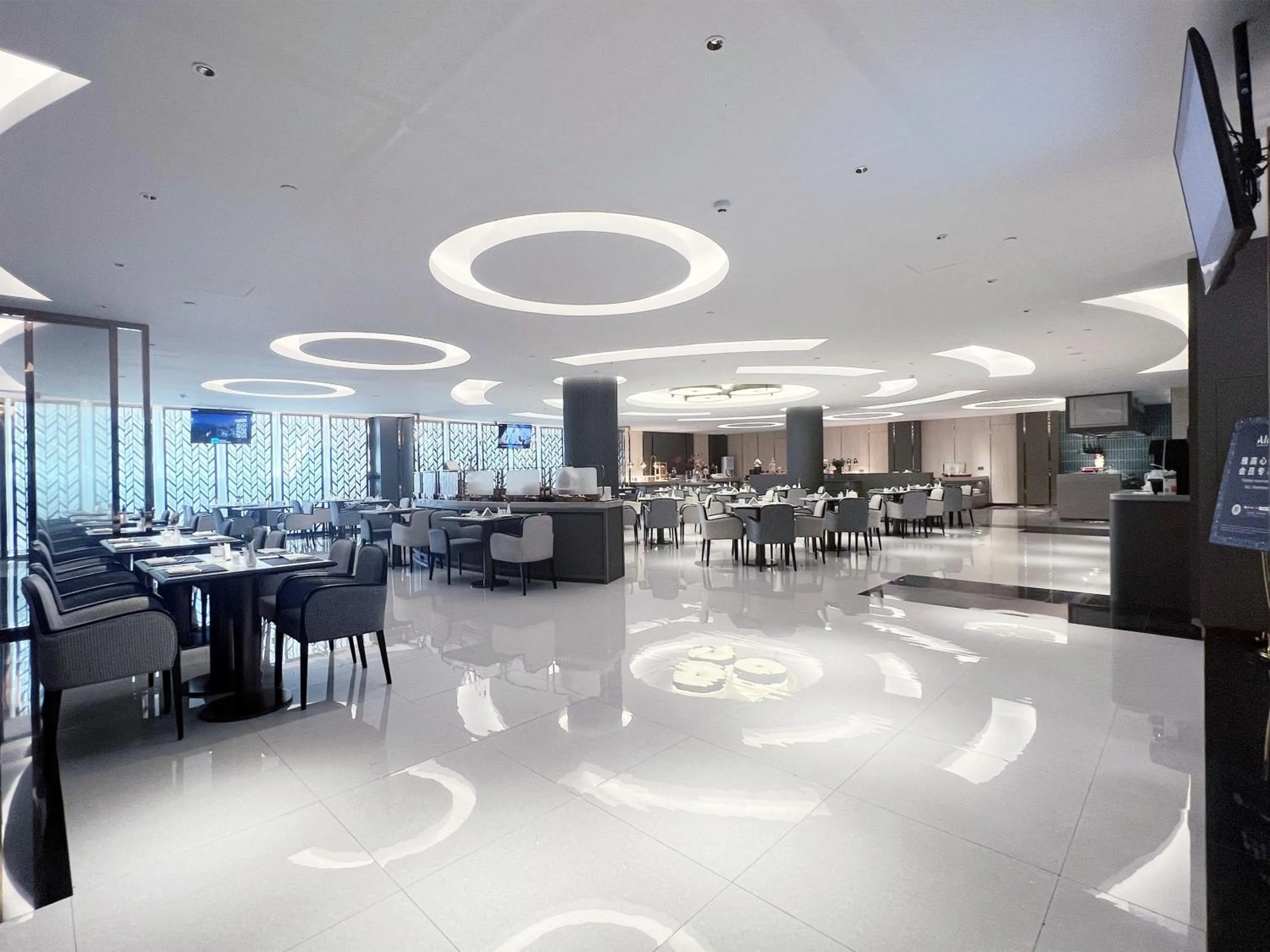 Restaurant/places to eat in Swissôtel Shenyang