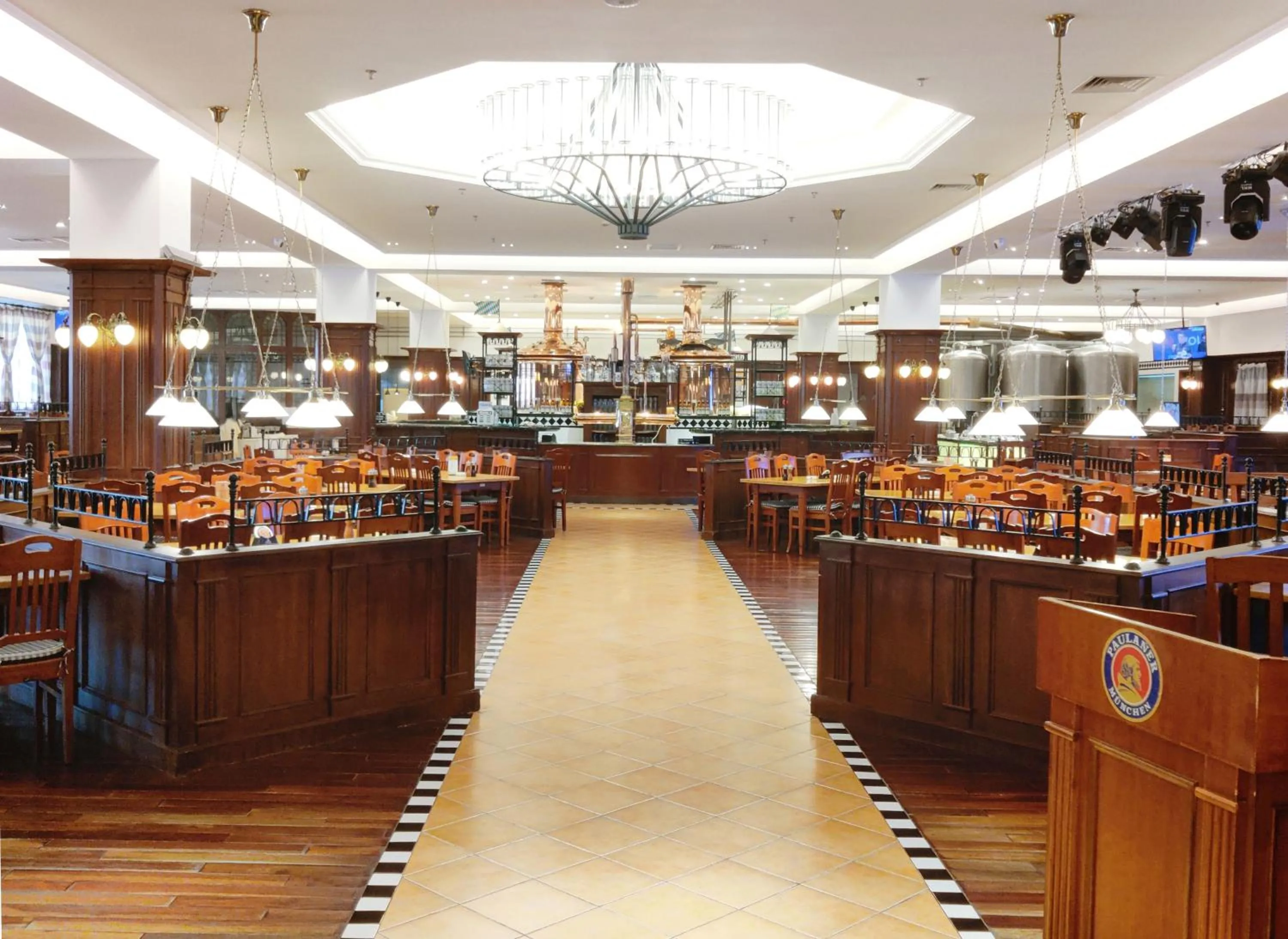 Restaurant/places to eat in Swissôtel Shenyang