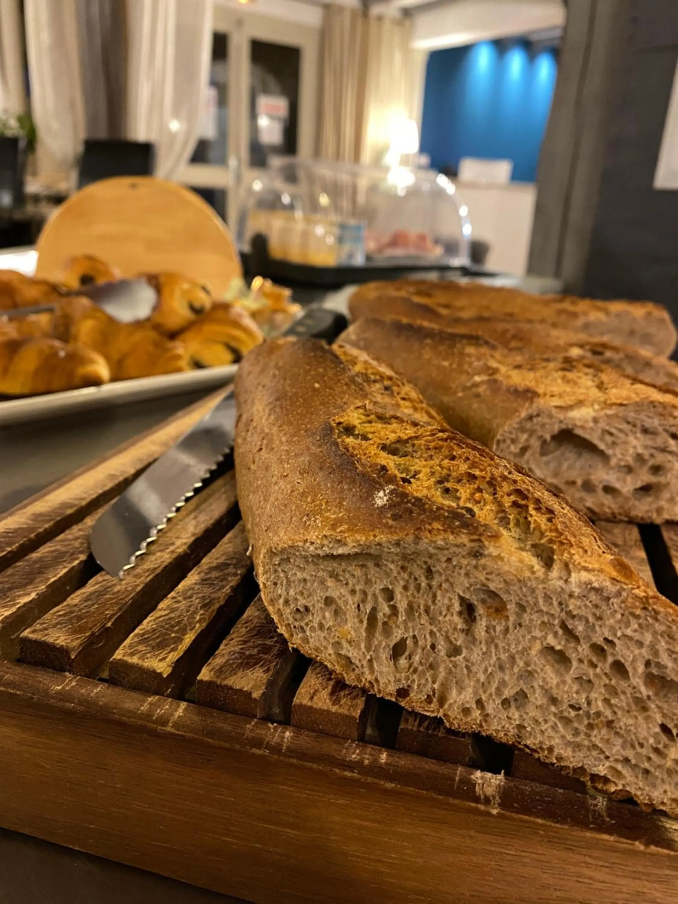 Breakfast in Logis Hôtel Médiéval, Montélimar Nord