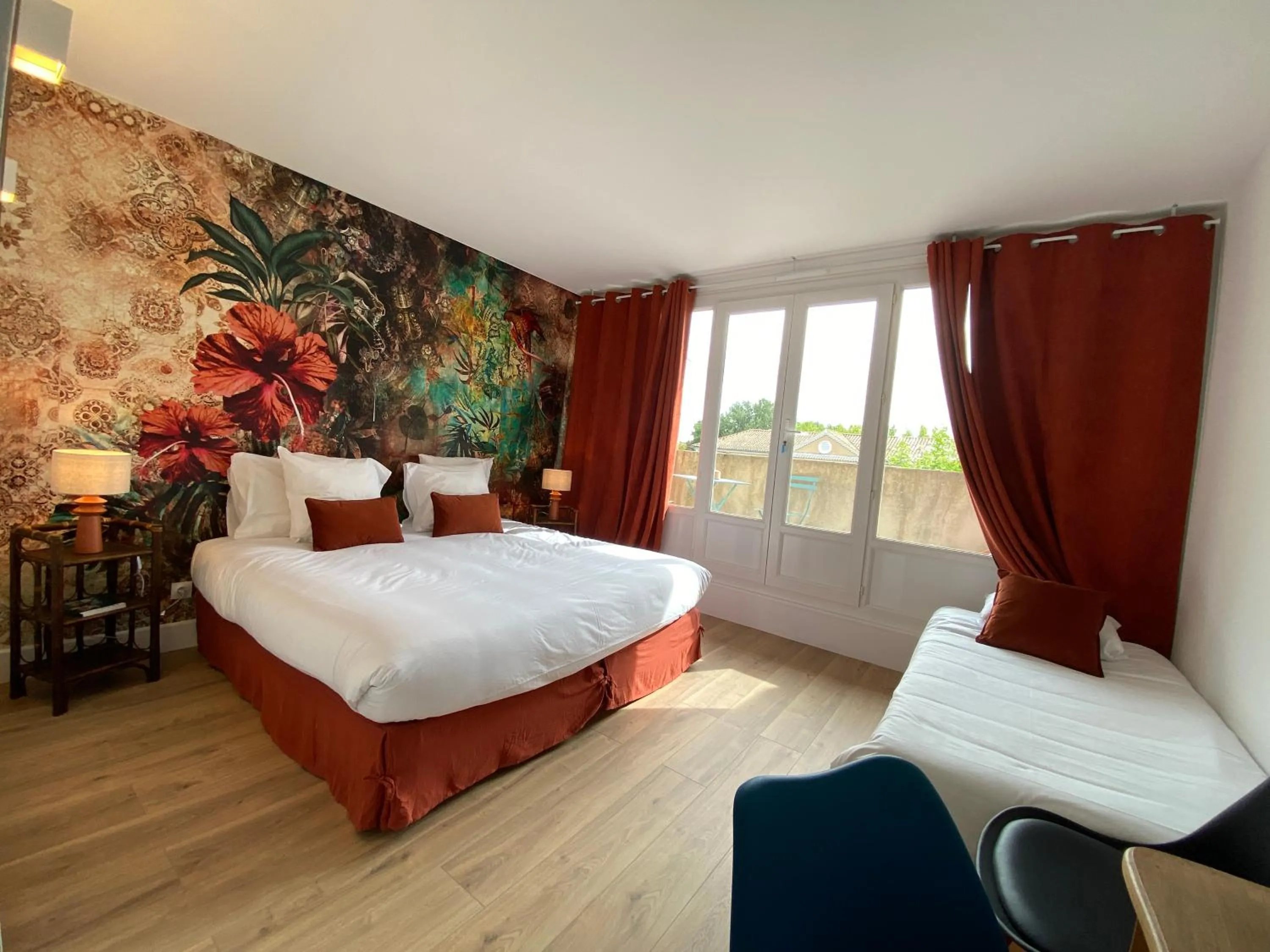 Bedroom, Bed in Logis Hôtel Médiéval, Montélimar Nord