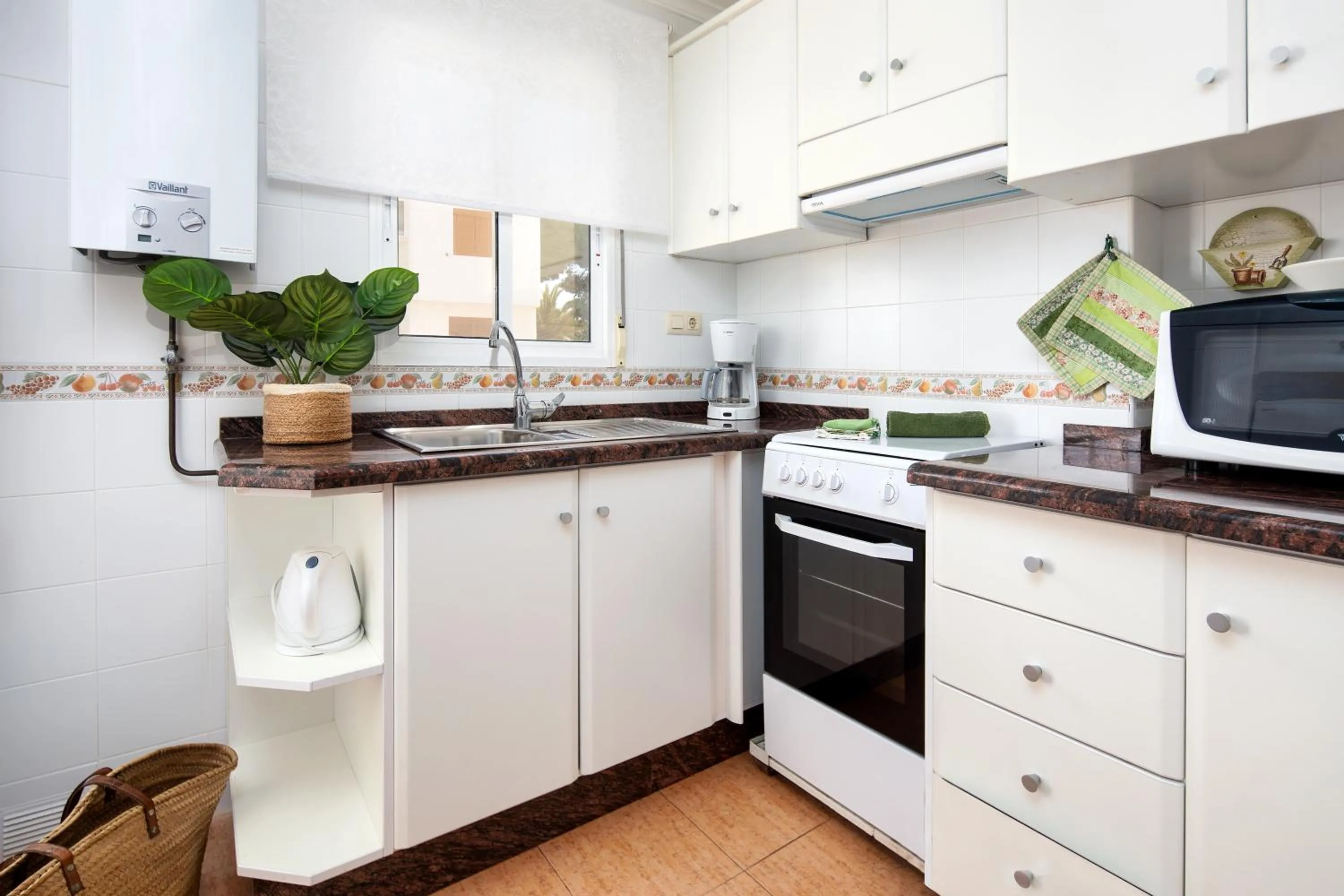 Kitchen or kitchenette in Holiday Beach