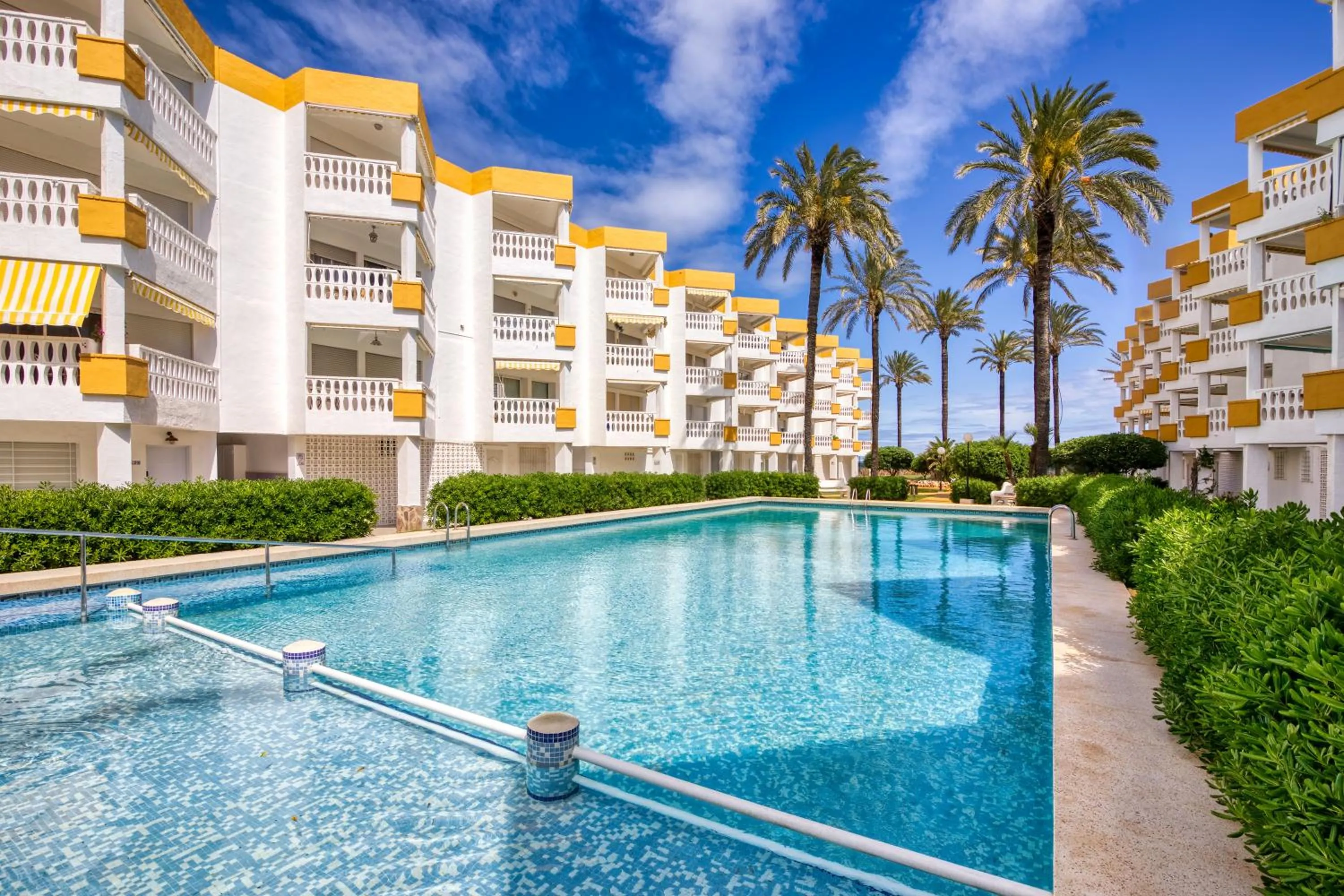 Swimming pool in Holiday Beach