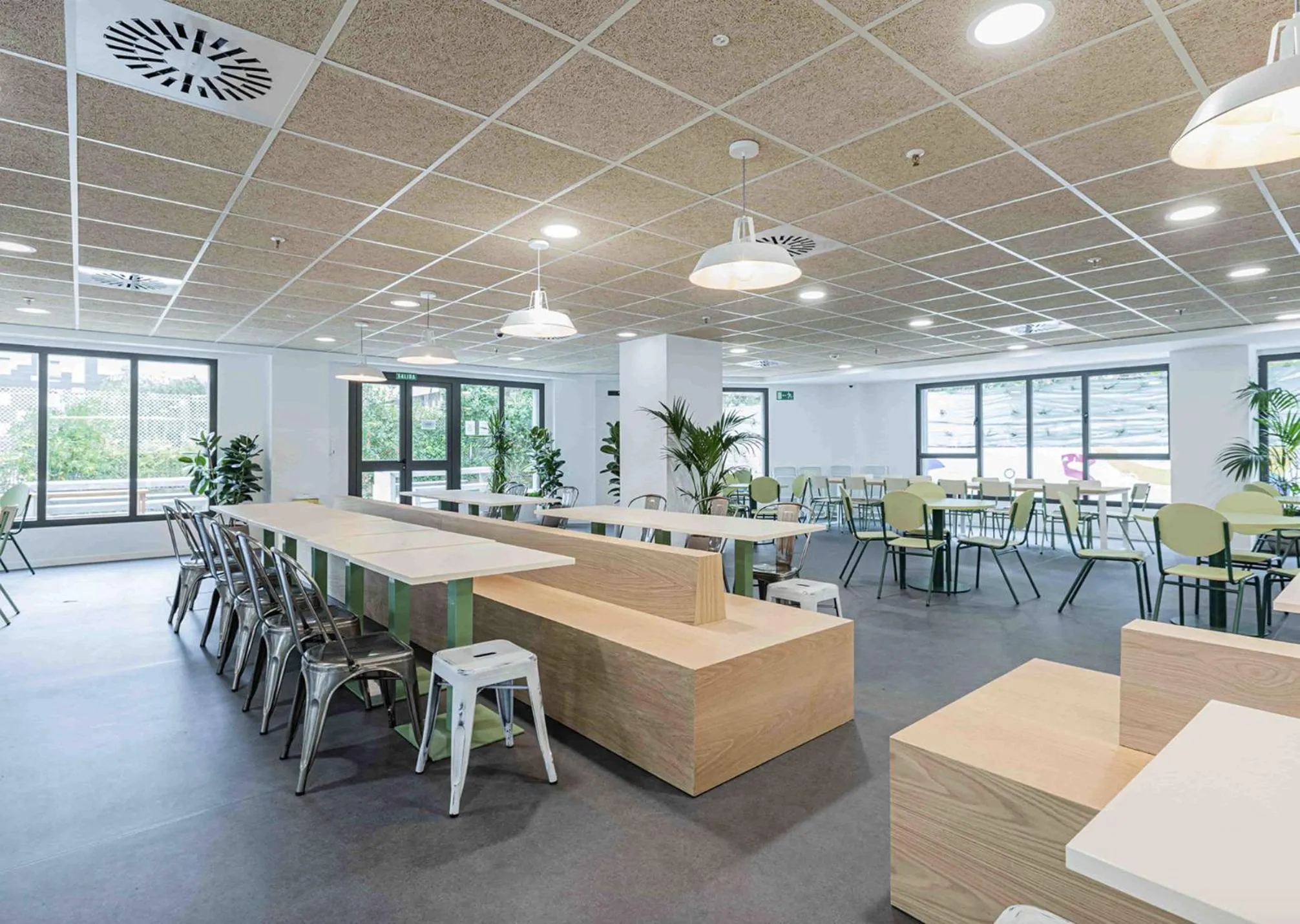 Restaurant/places to eat in Micampus Santander Student Residence