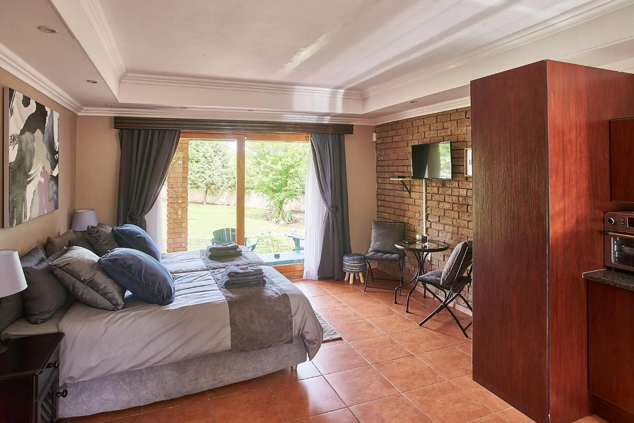 Bed in Eden Self Catering Clarens