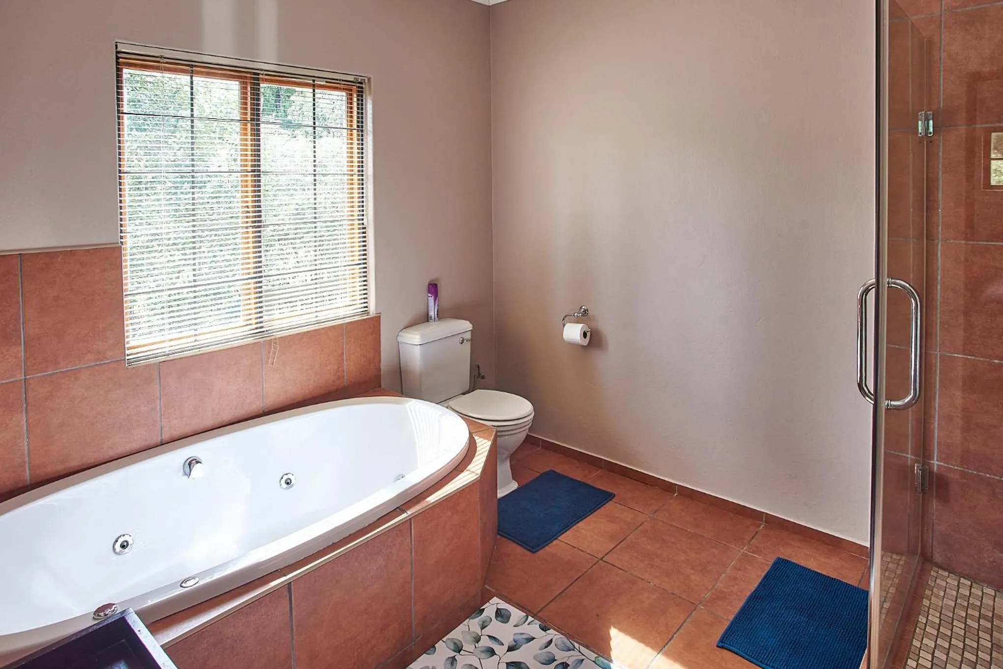 Bathroom in Eden Self Catering Clarens