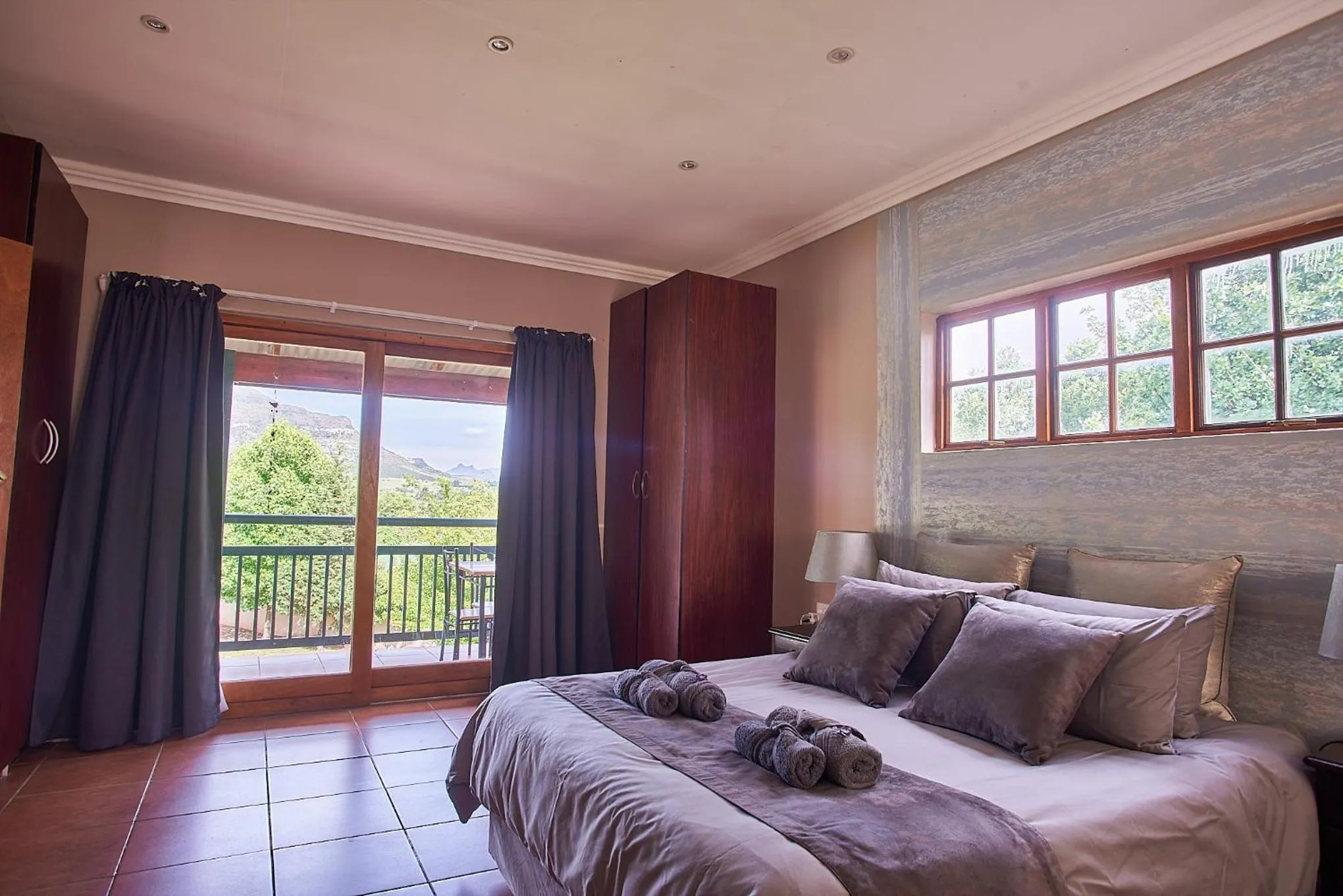Bed in Eden Self Catering Clarens