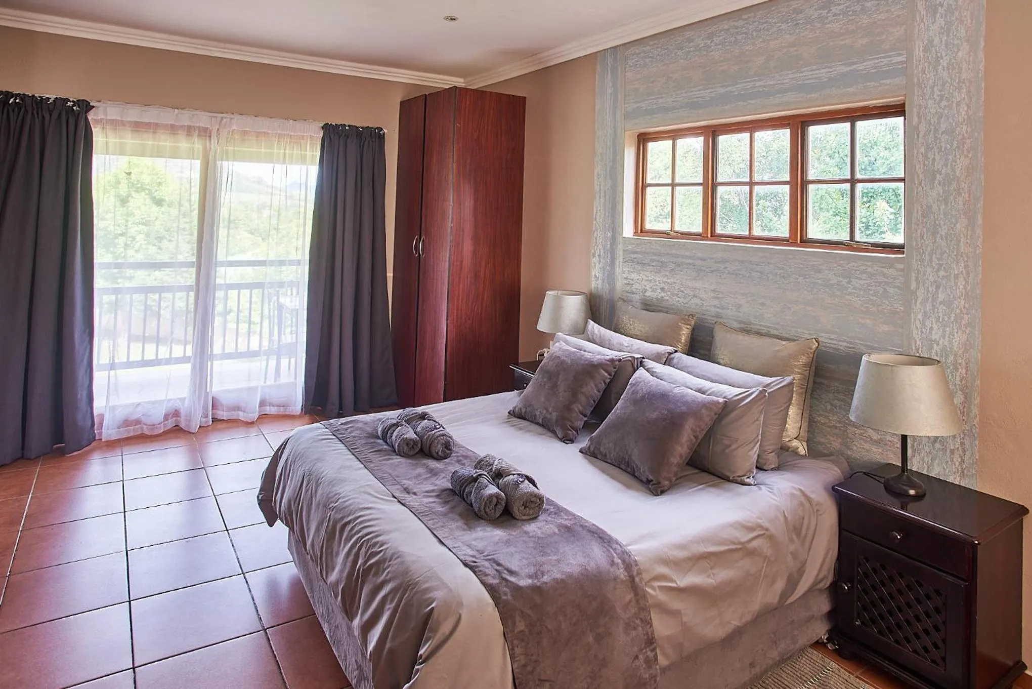 Bed in Eden Self Catering Clarens