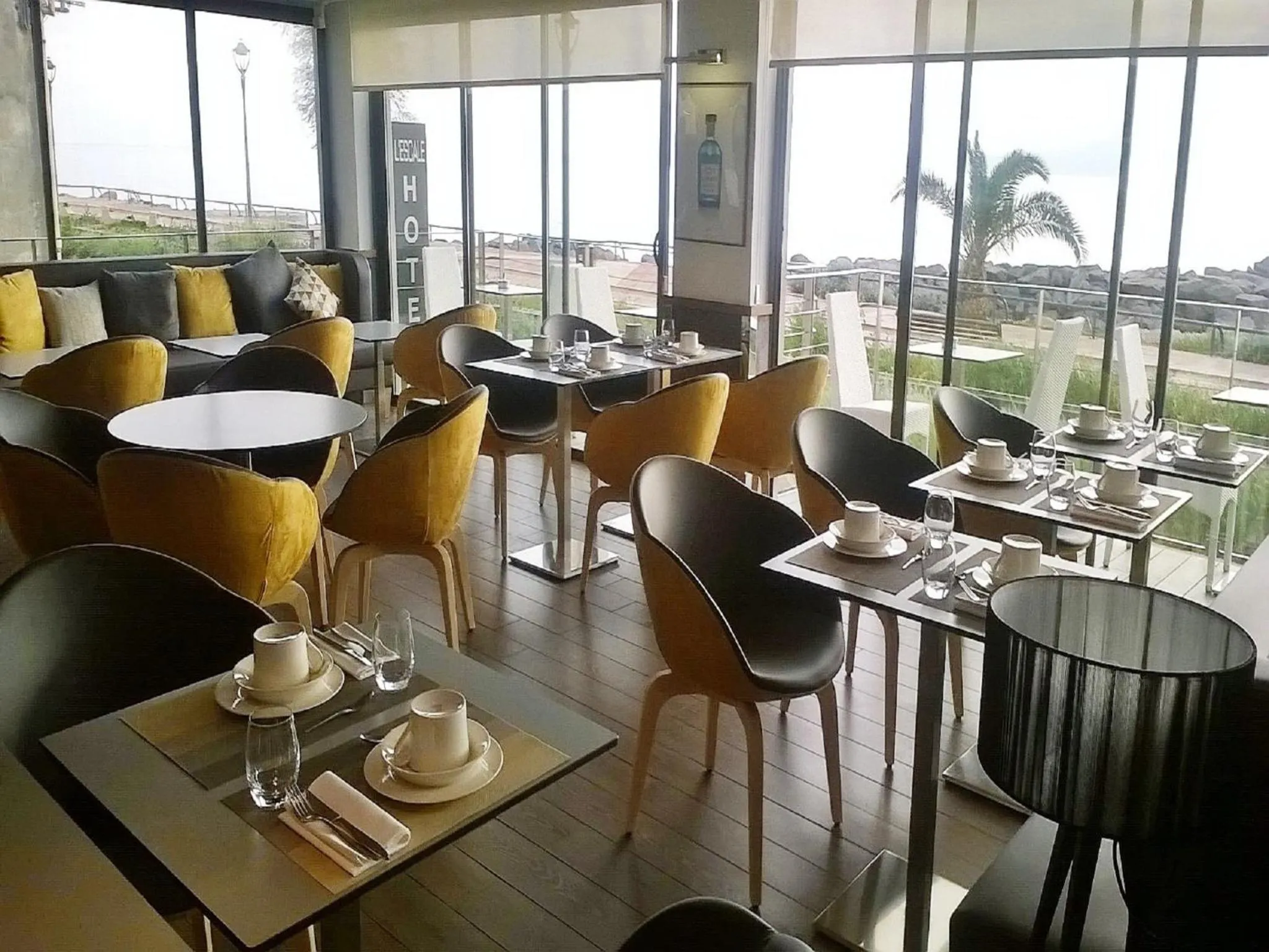 Restaurant/places to eat in L'Escale Côté Sud