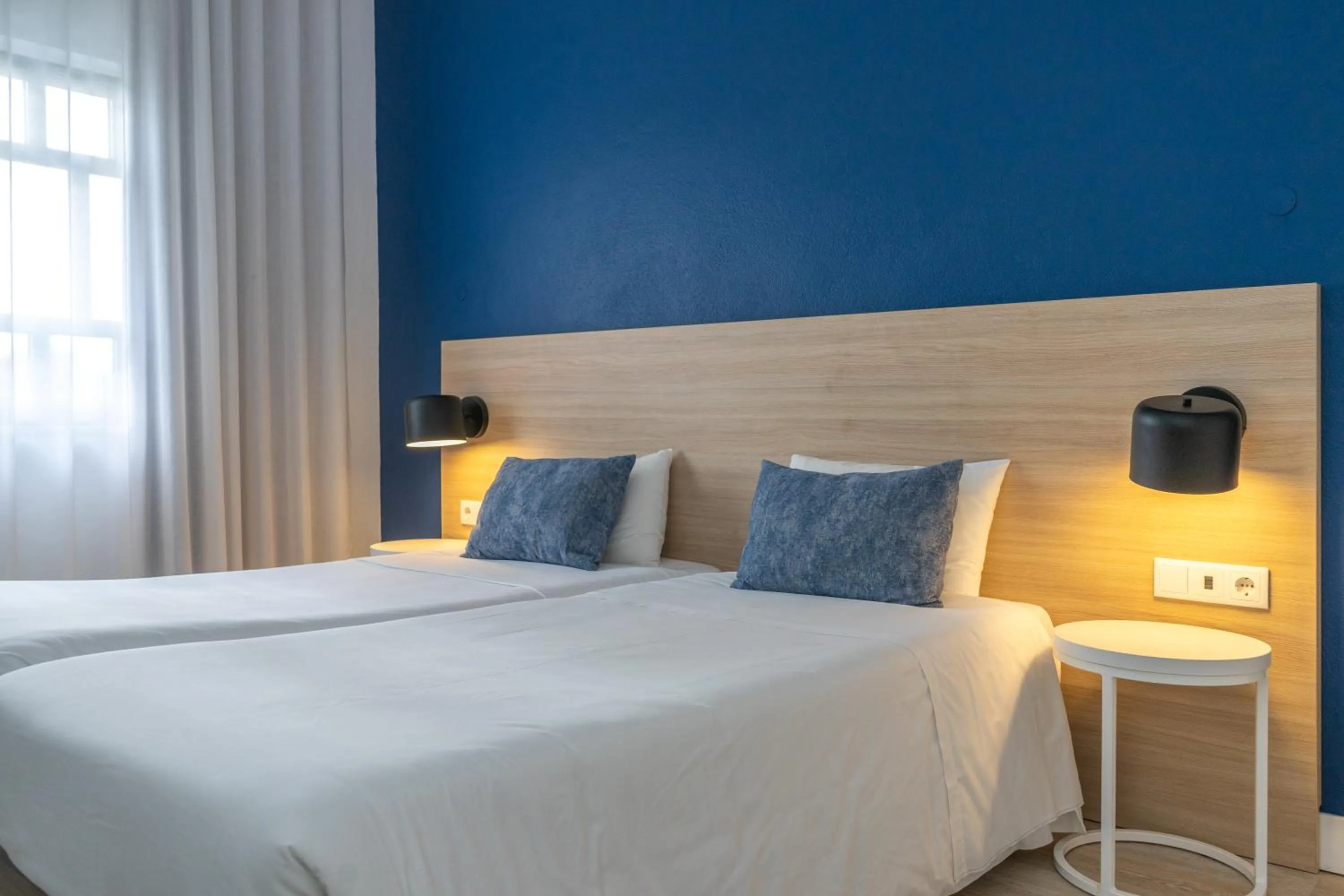 Property building, Bed in Flag Hotel Santarém