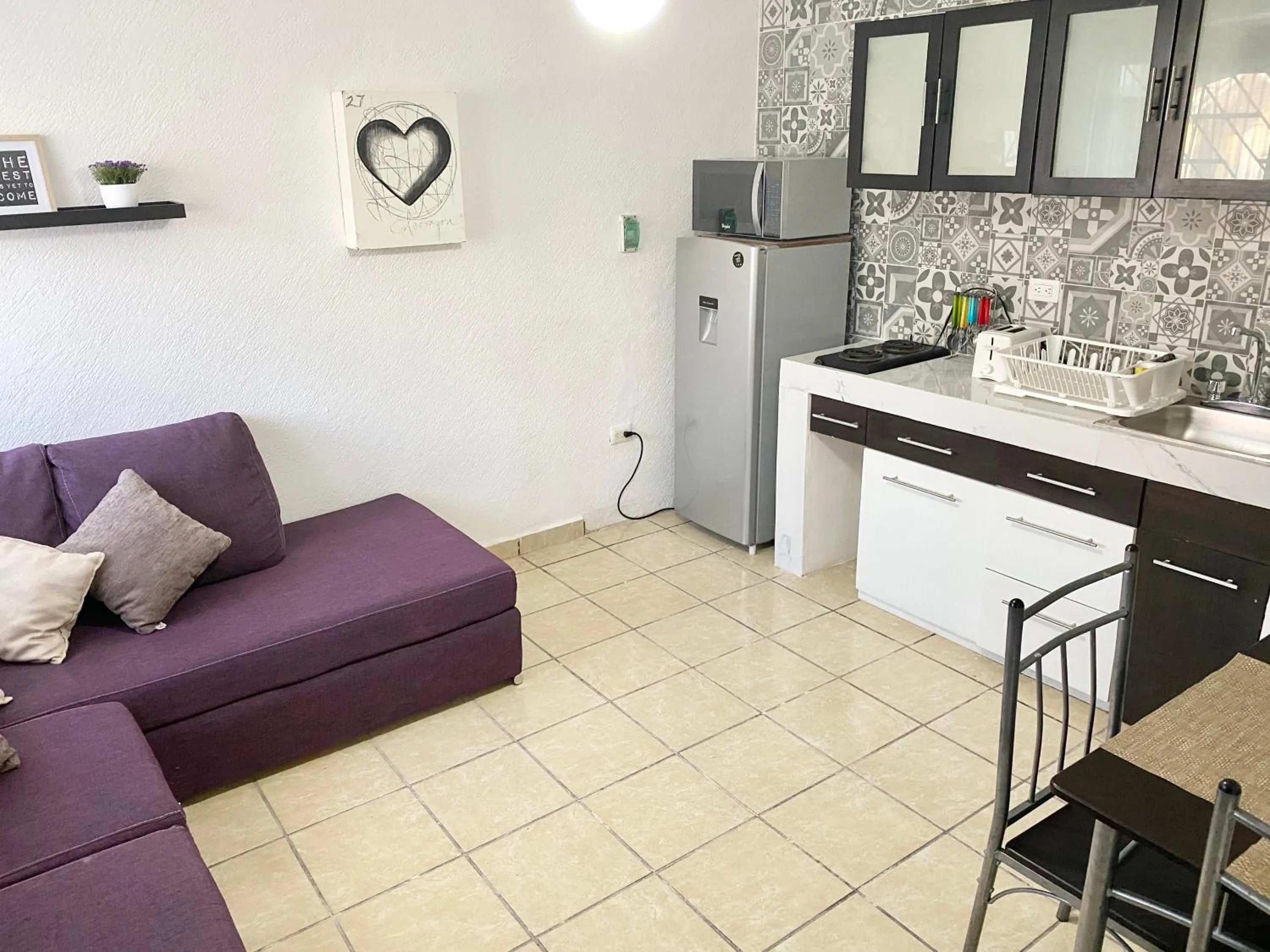 Kitchen or kitchenette in Coco Suites by Andiani Travel