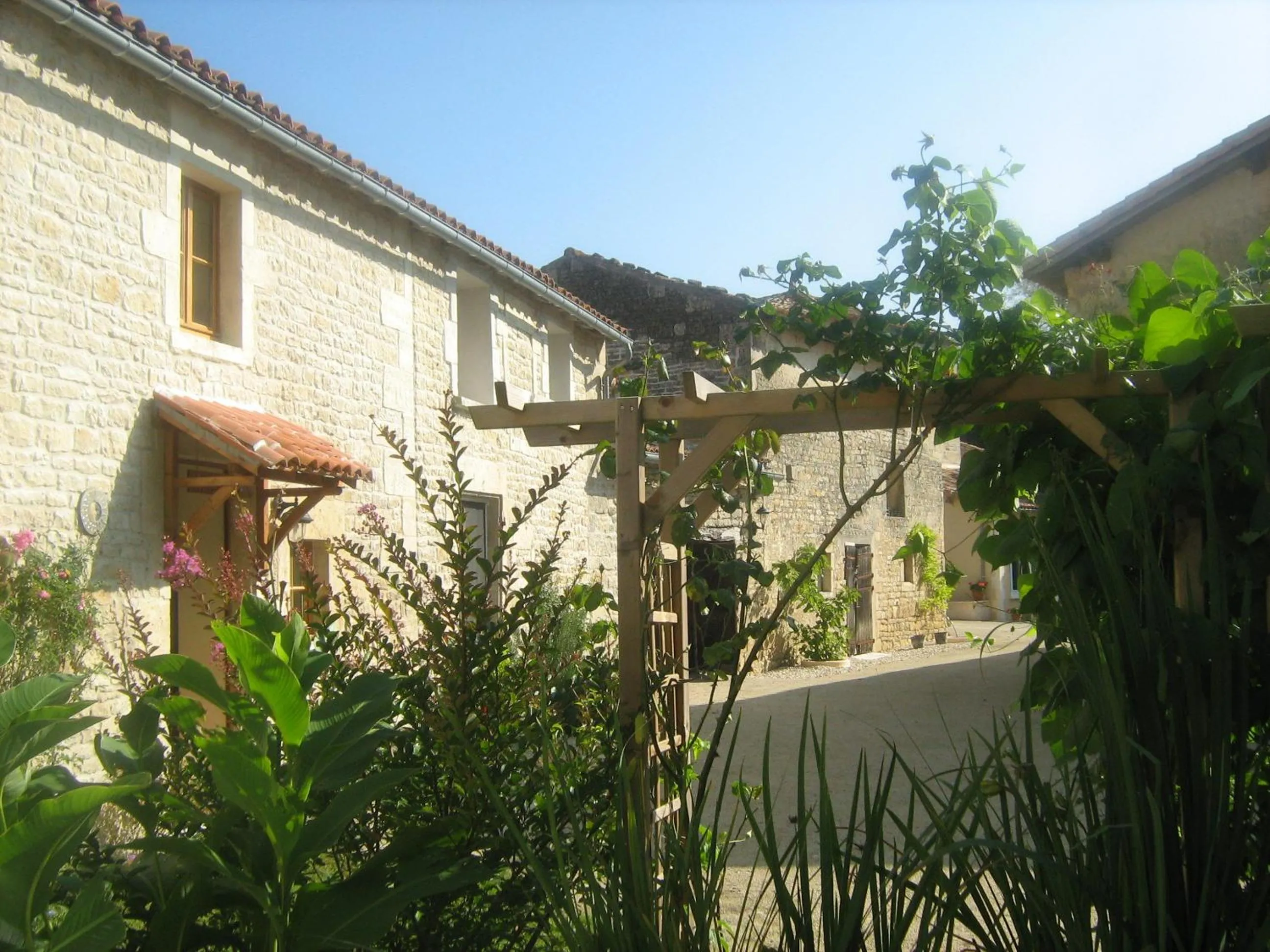 Decorative detail in Le Moulin de Lusseau