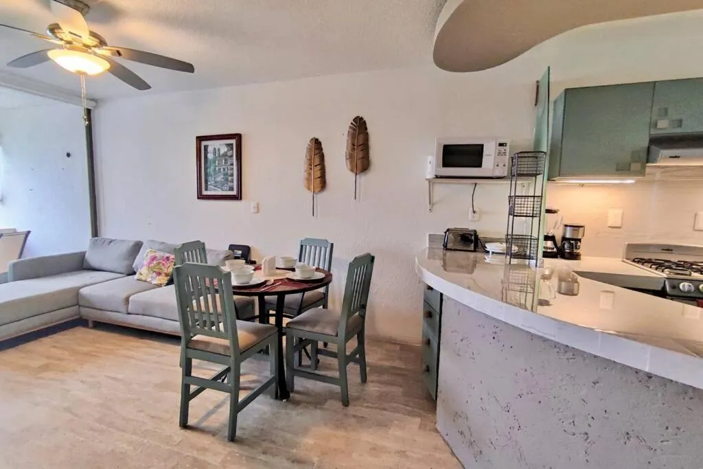 Oceanfront Condo BM By Andiani