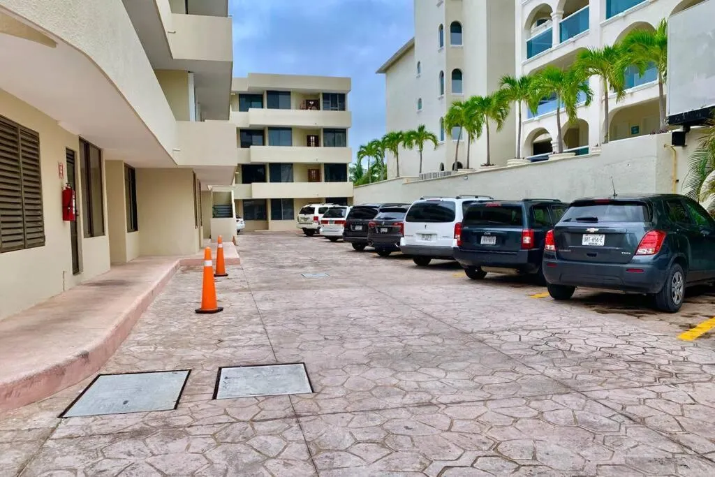 Oceanfront Condo BM By Andiani