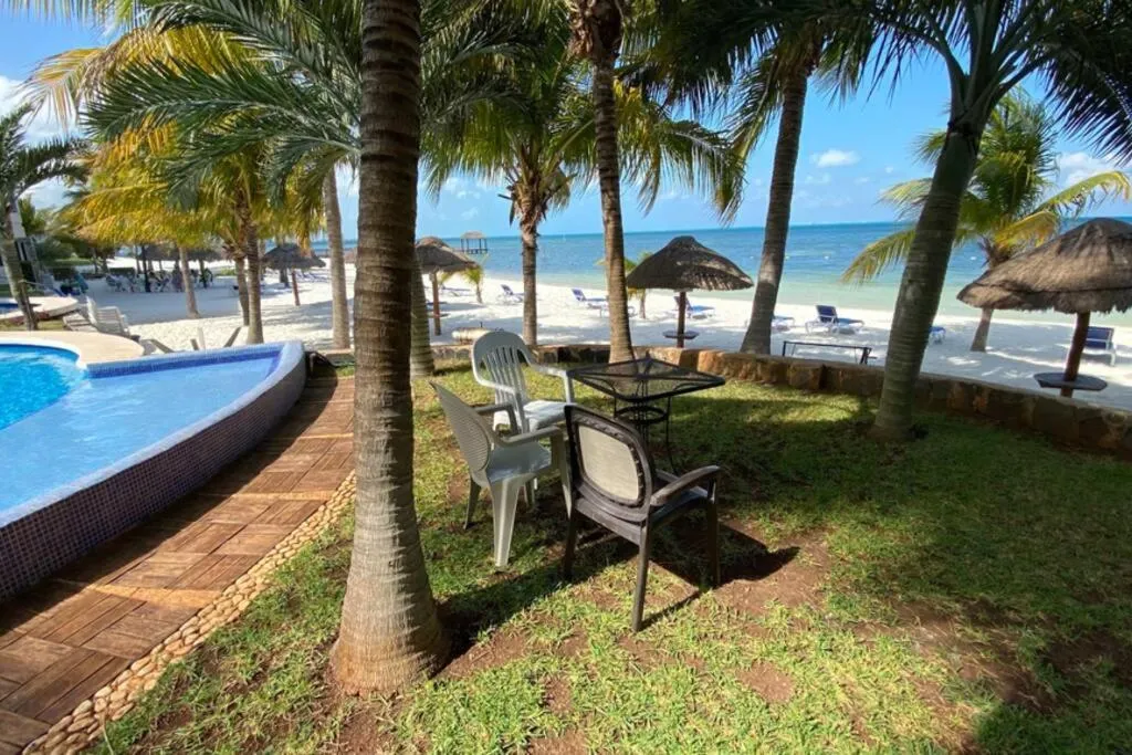 Oceanfront Condo BM By Andiani