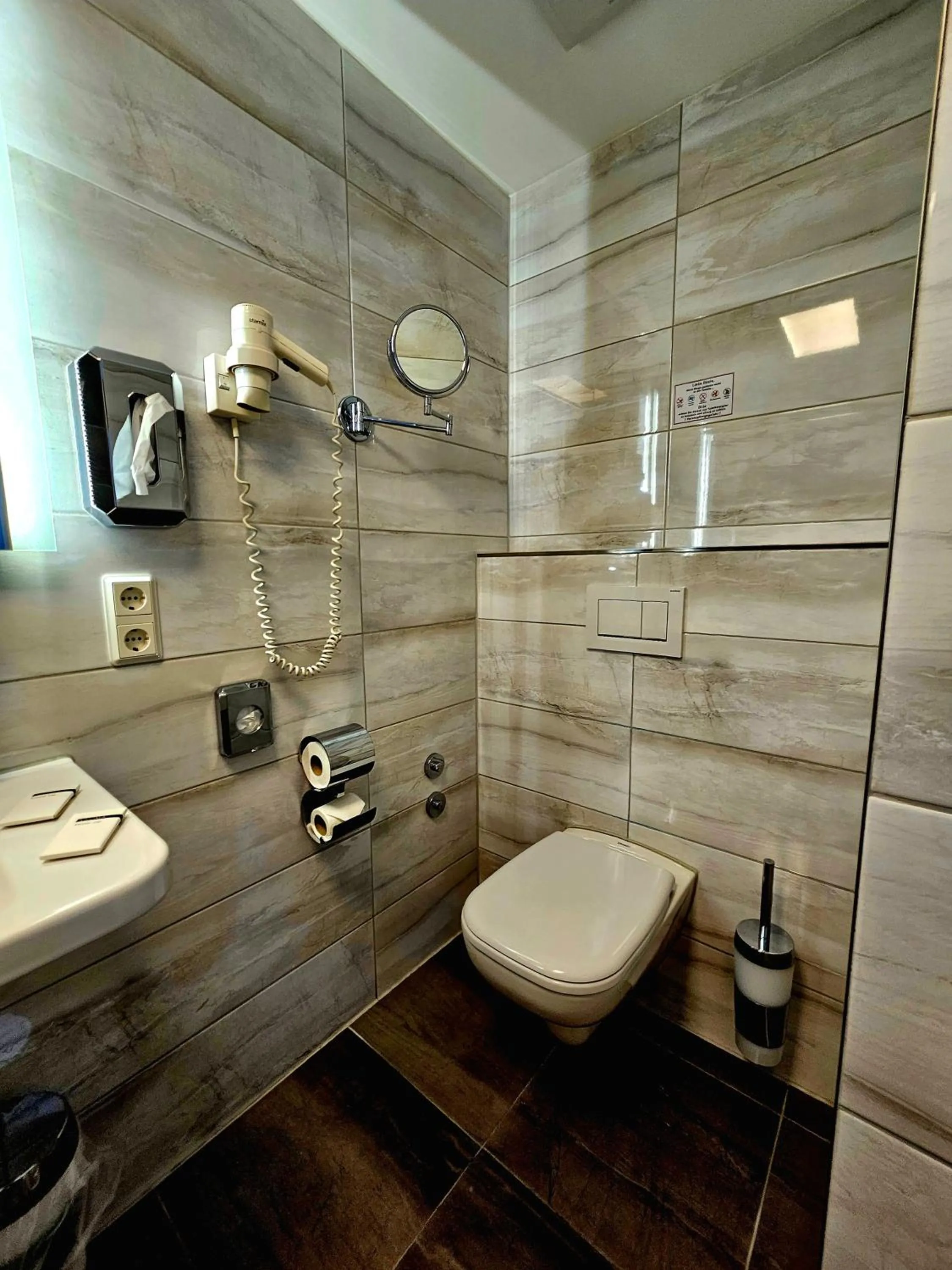 Shower in Hotel Am Markt & Brauhaus Stadtkrug