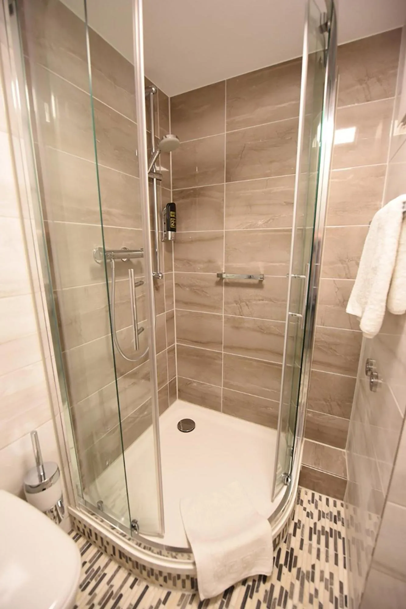 Shower in Hotel Am Markt & Brauhaus Stadtkrug