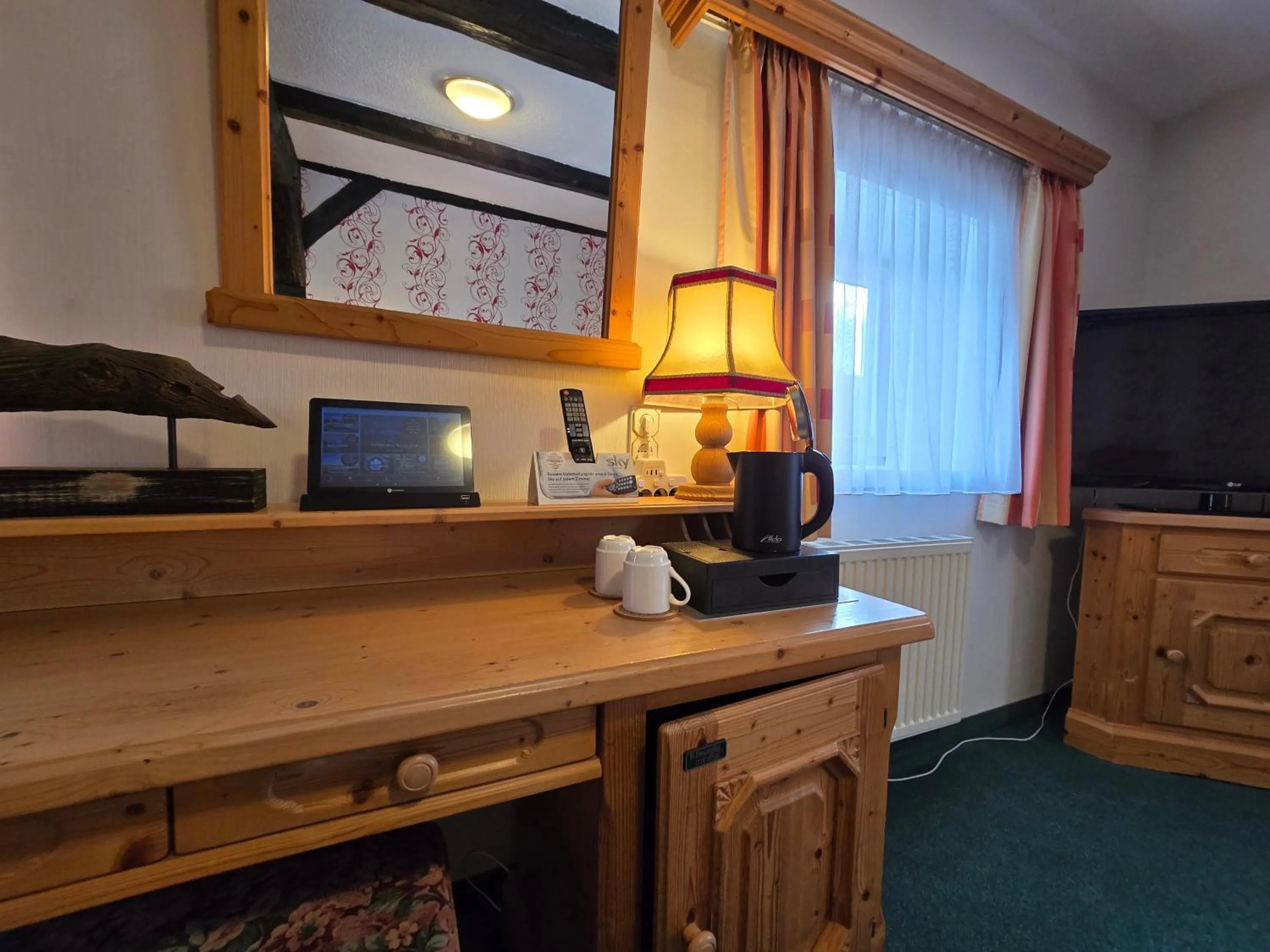 TV and multimedia, Bed in Hotel Am Markt & Brauhaus Stadtkrug