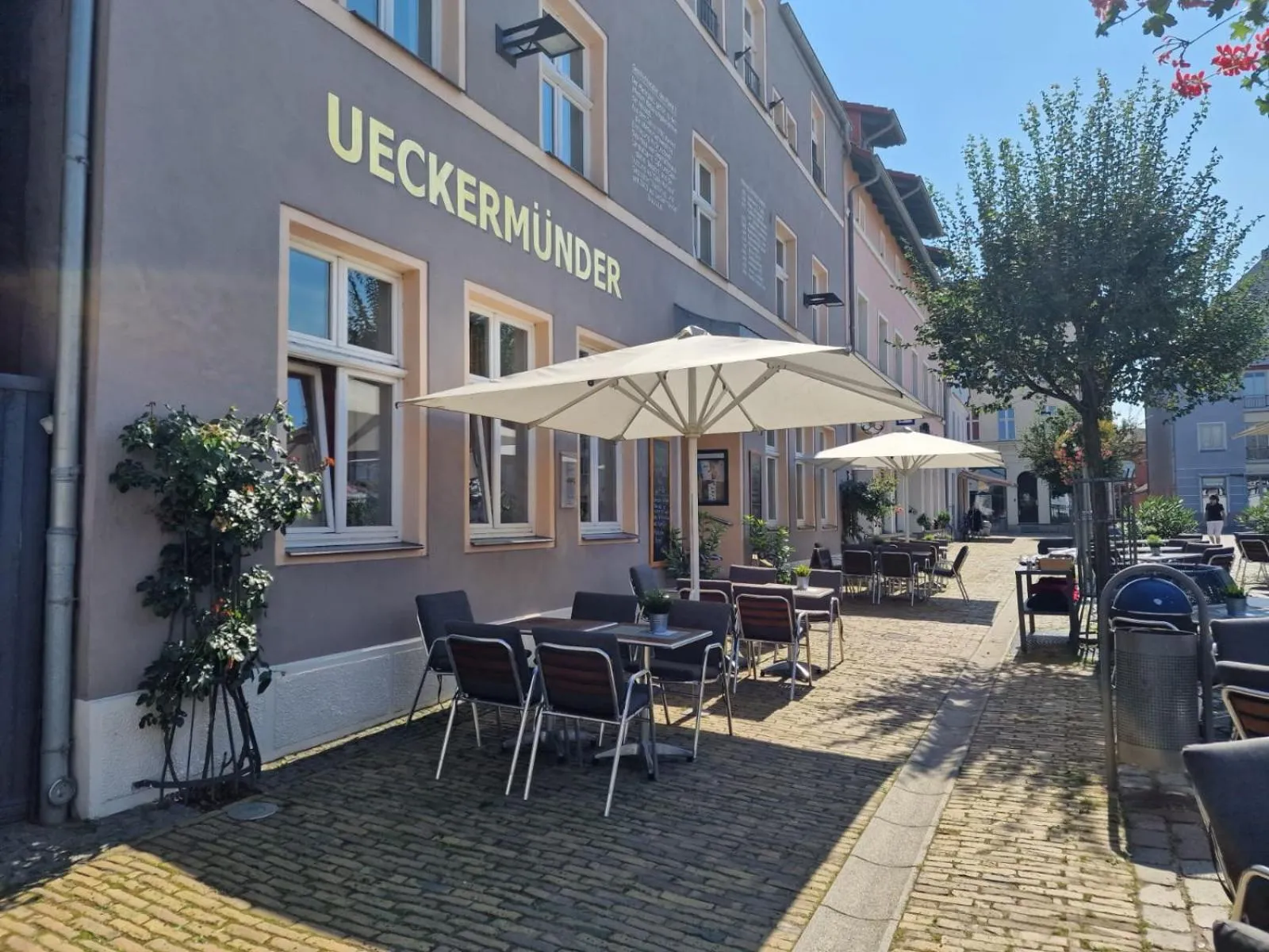 Property building in Hotel Am Markt & Brauhaus Stadtkrug
