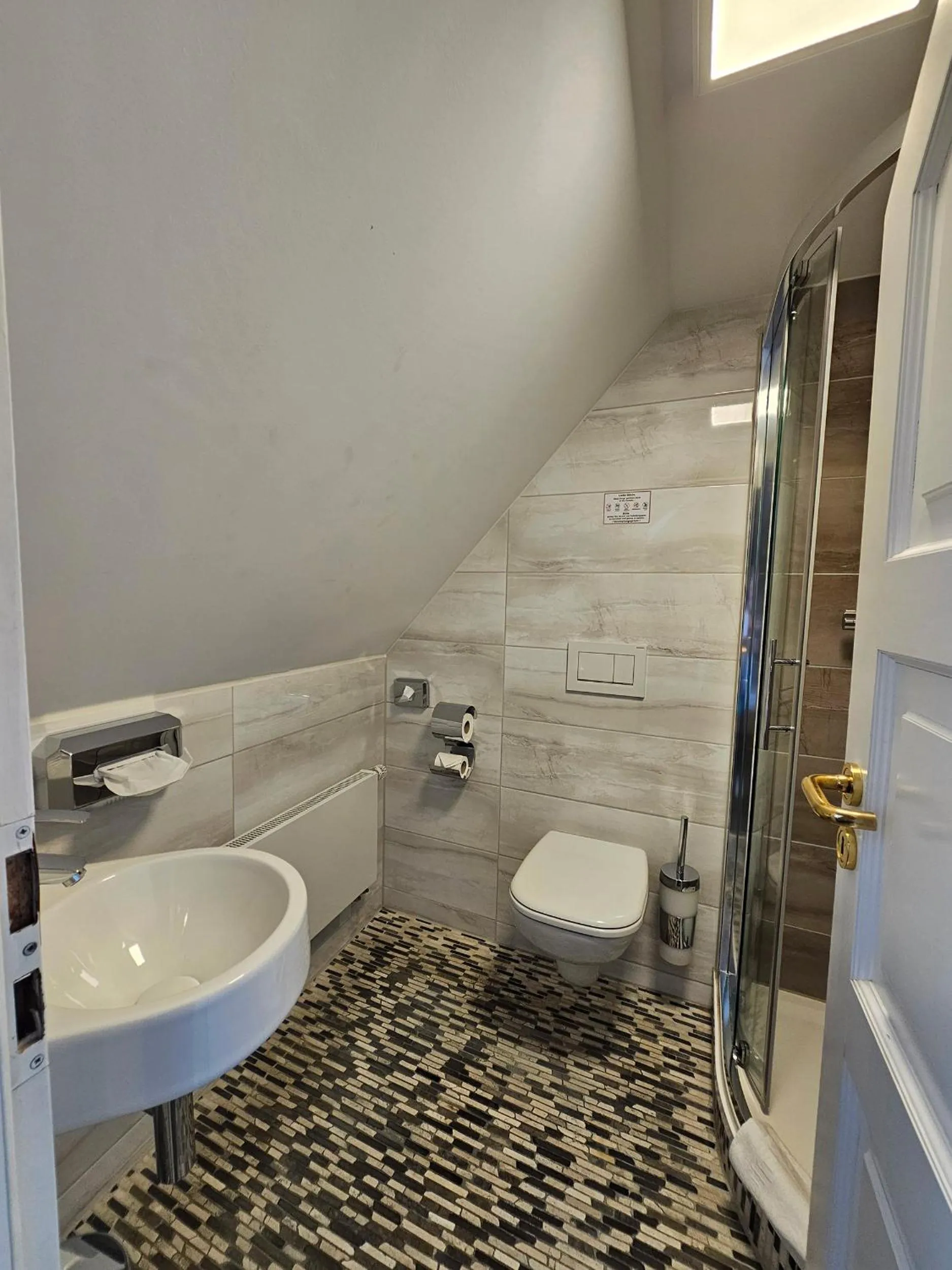 Bathroom in Hotel Am Markt & Brauhaus Stadtkrug