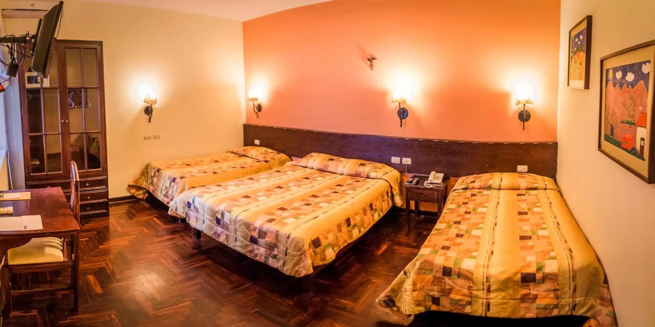 Family Room in Llaqta Wasi Family Room in Llaqta Wasi