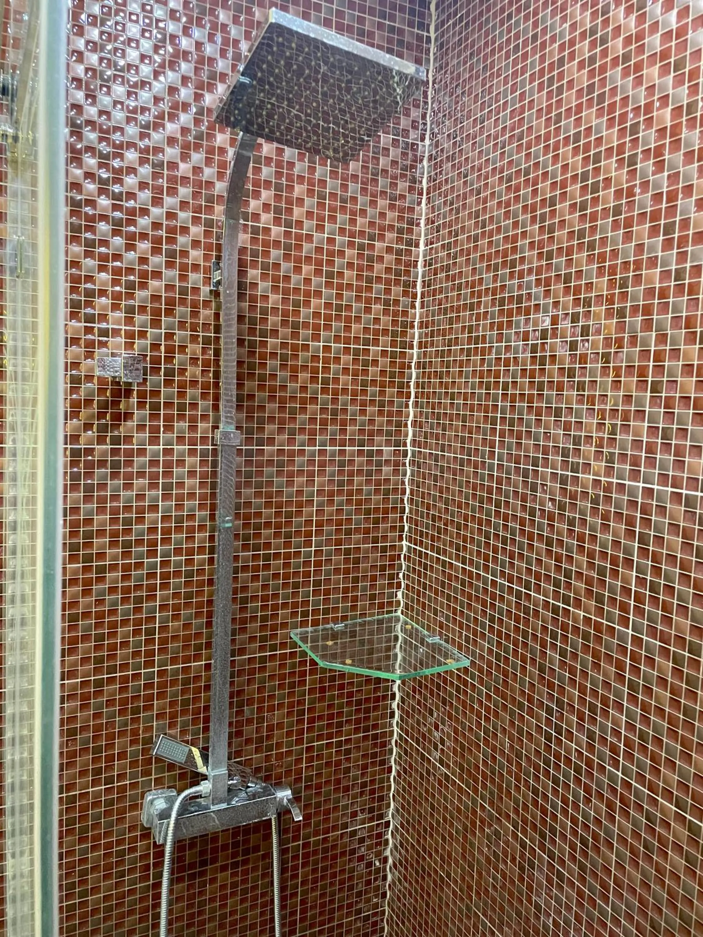Shower in TOURISTS RESIDENCE