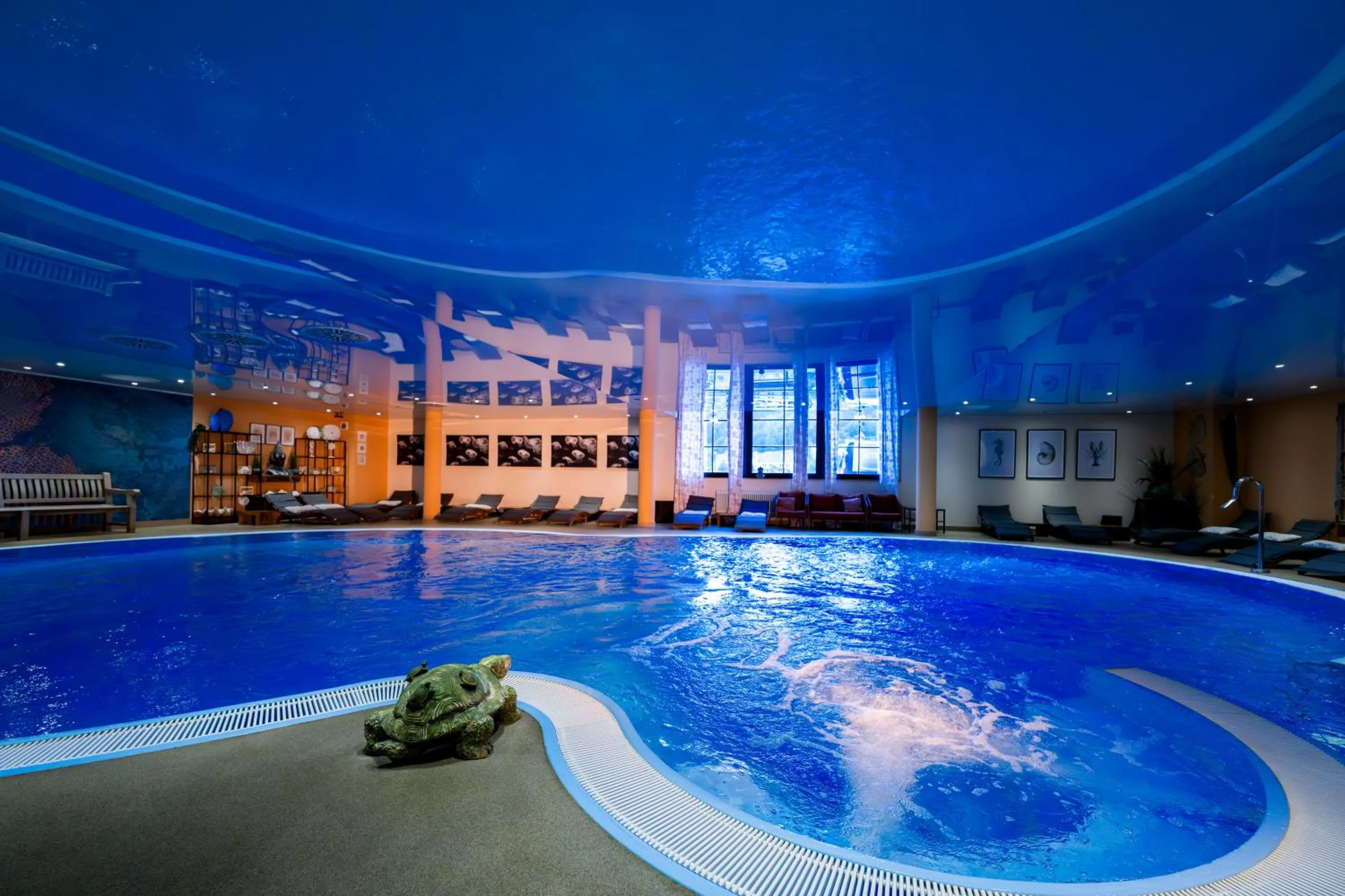 Swimming pool in Zeitgeist Rathen by STEIGER Hotels