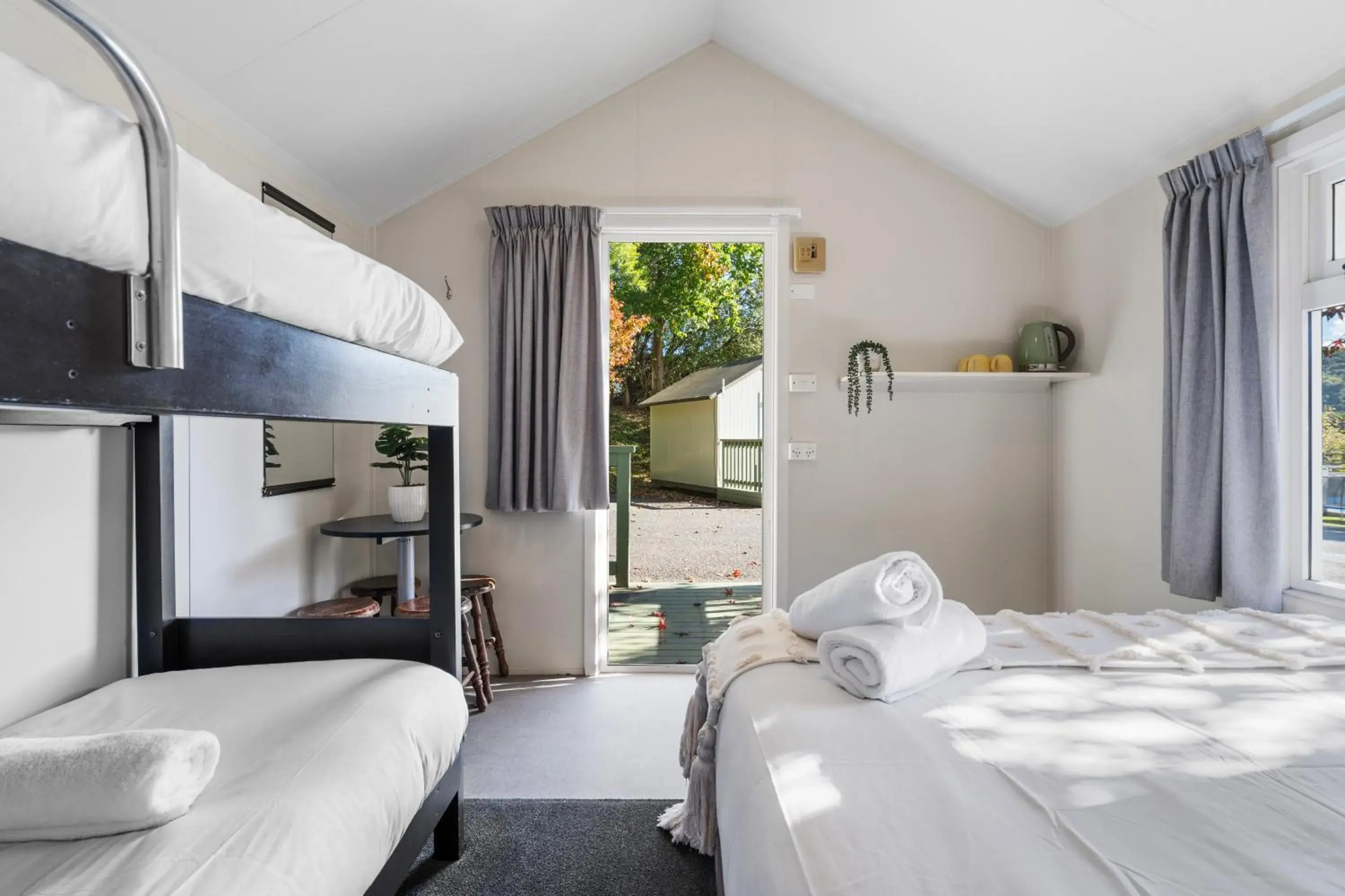 Standard Cabin (Queen &Bunk) in Tasman Holiday Parks Picton Standard Cabin (Queen &Bunk) in Tasman Holiday Parks Picton