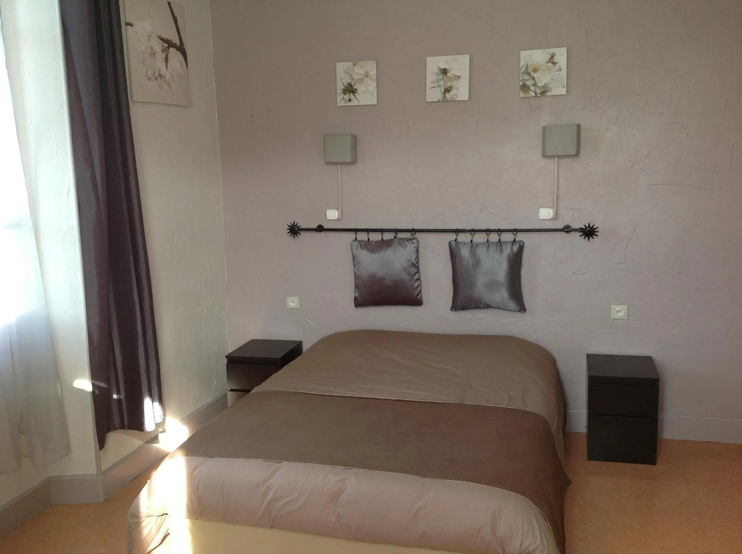 Comfort Double or Twin Room in Hôtel Restaurant Les oliviers