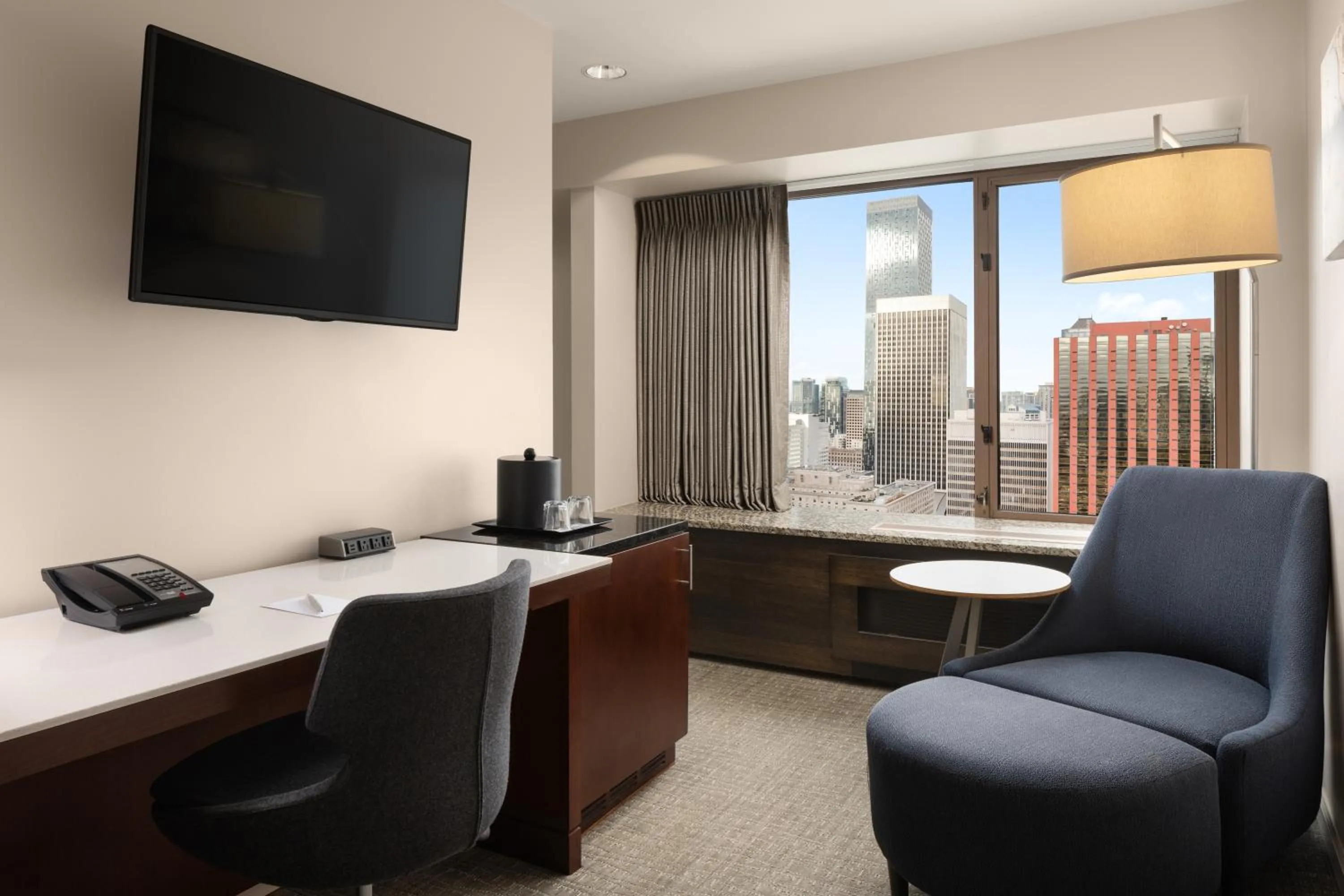 Living room in Renaissance Seattle Hotel