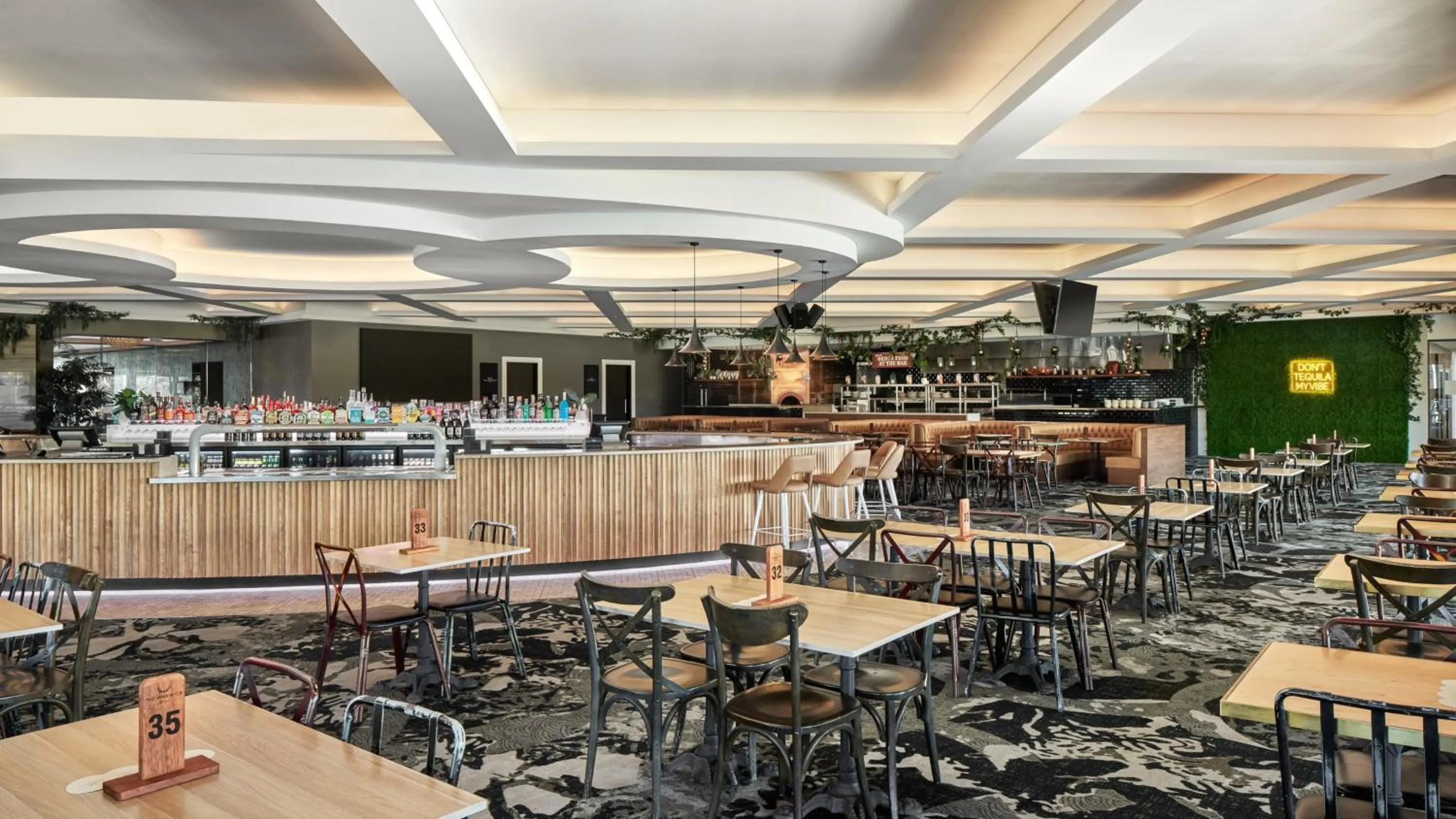 Restaurant/places to eat in Holiday Inn Warwick Farm by IHG
