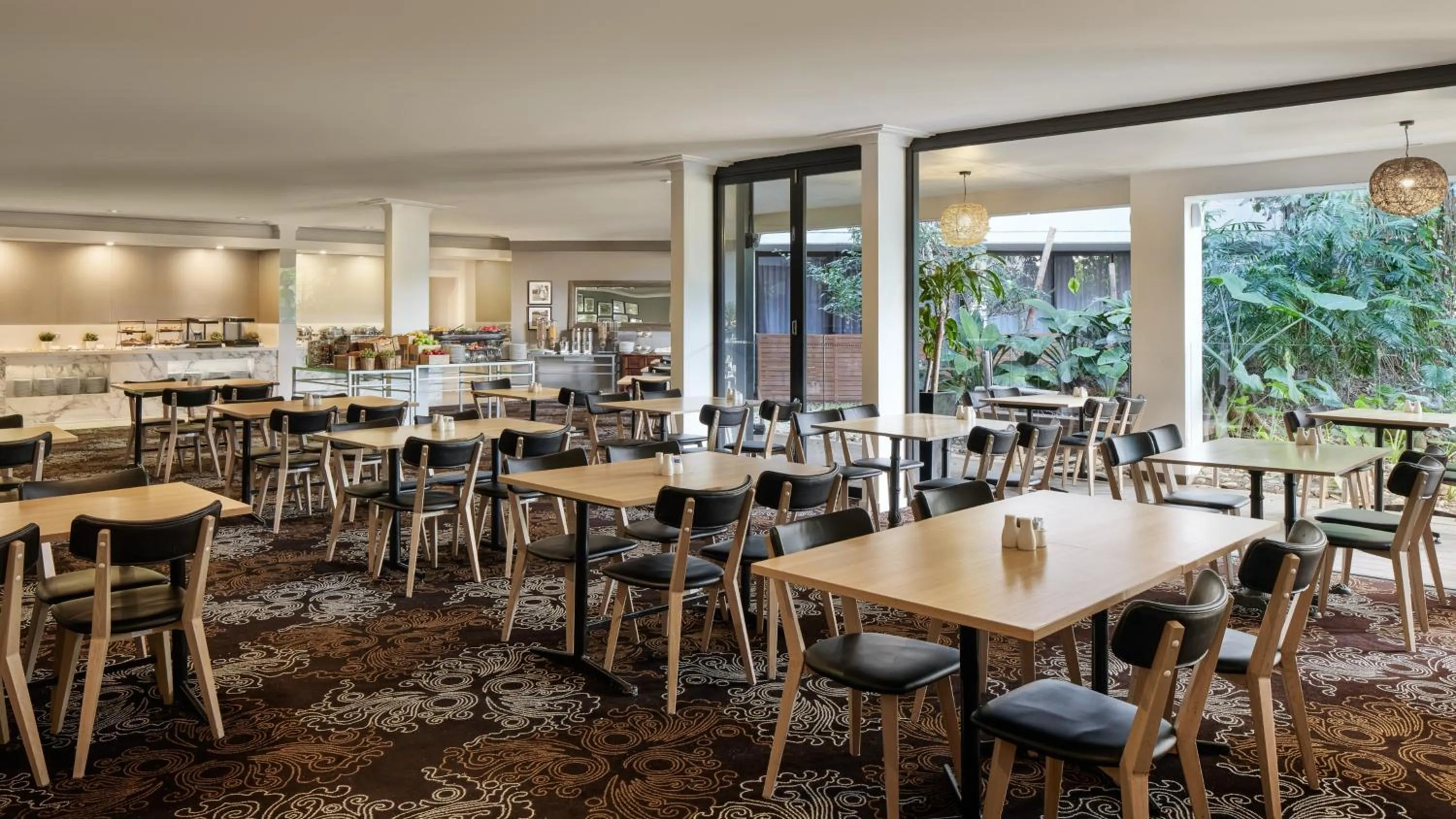 Breakfast in Holiday Inn Warwick Farm by IHG
