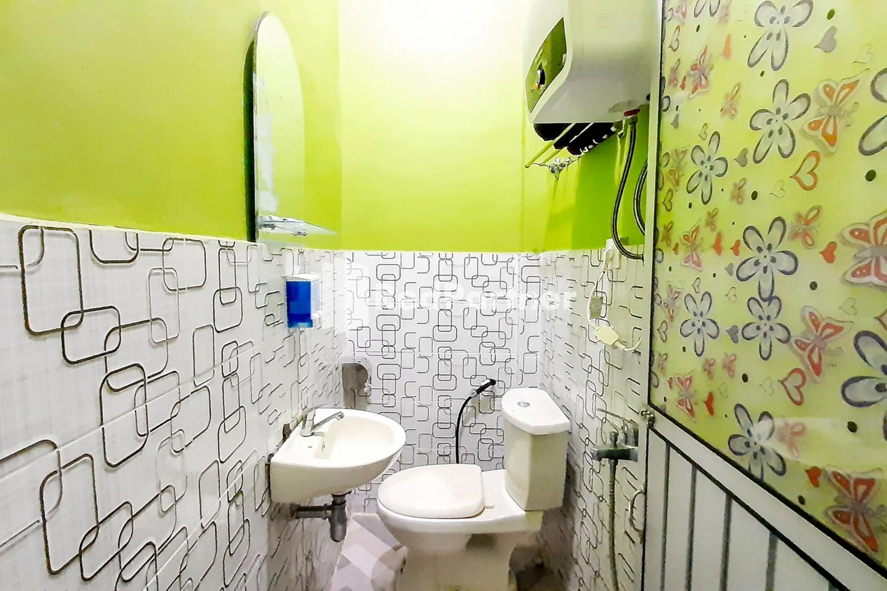 Bathroom in MT Syariah Homestay Kerinci RedPartner
