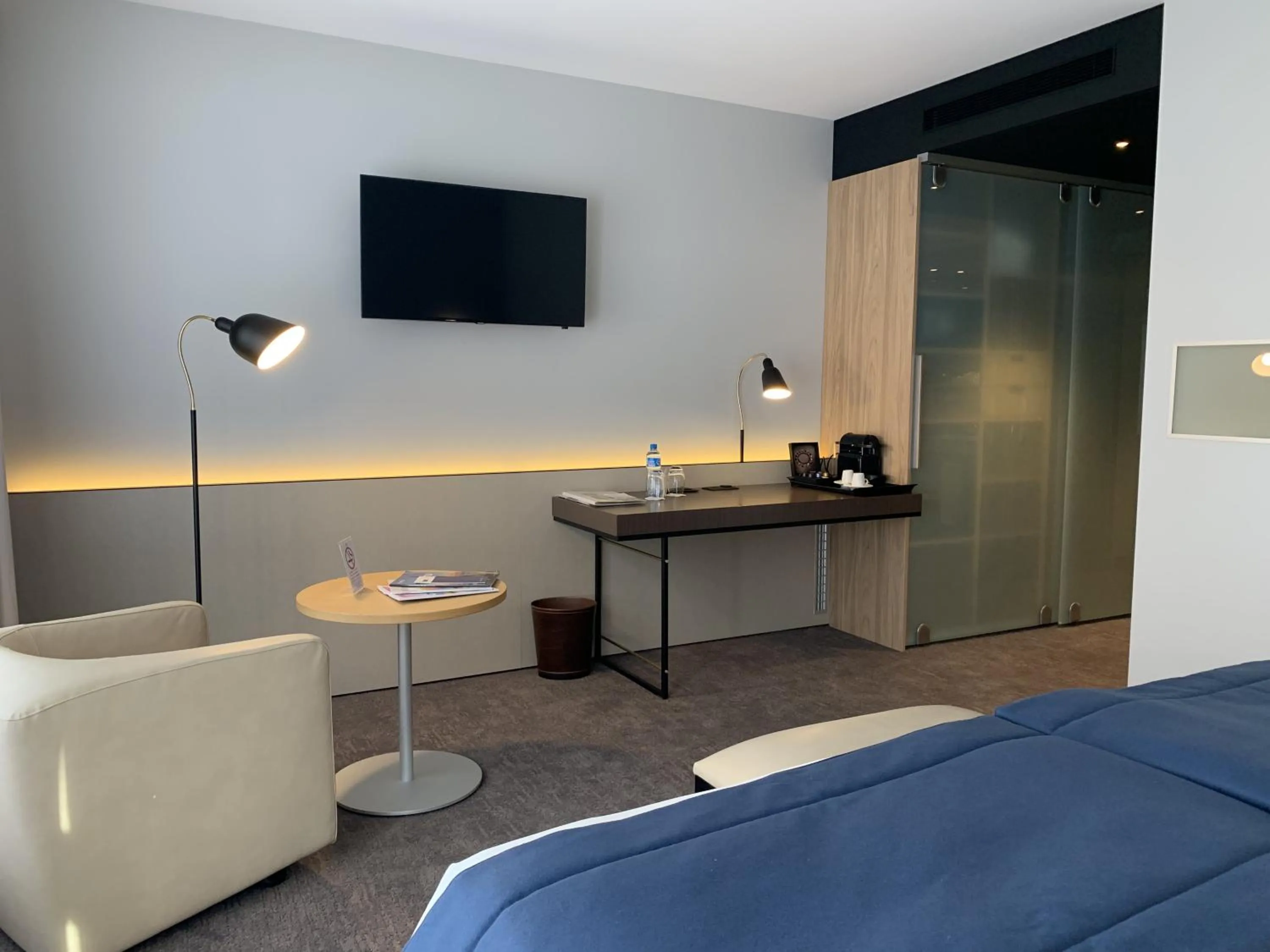 Bedroom, Bed in Astra Vevey Hotel & Restaurant