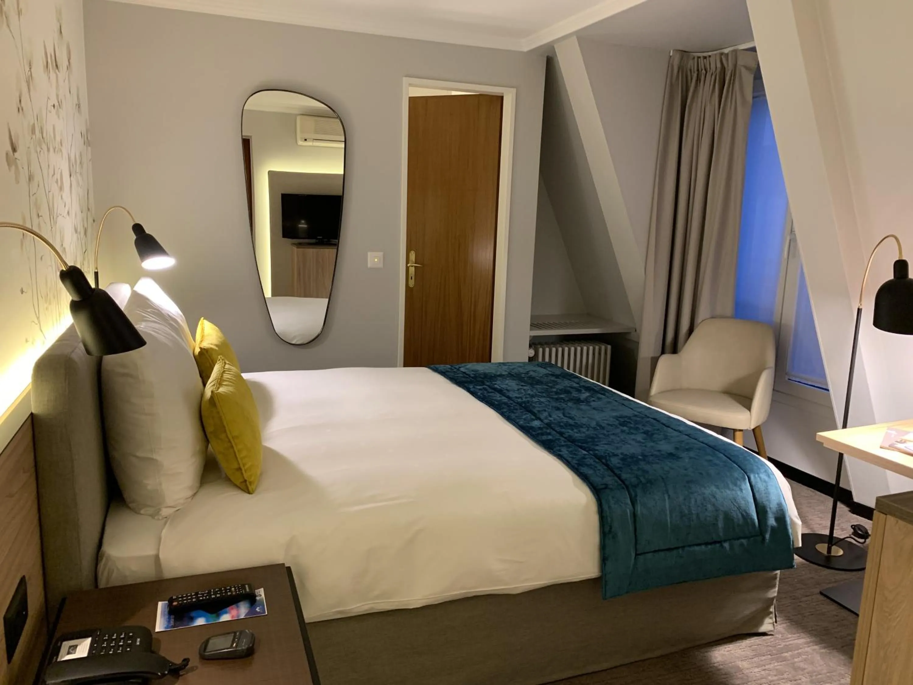 Bedroom, Bed in Astra Vevey Hotel & Restaurant