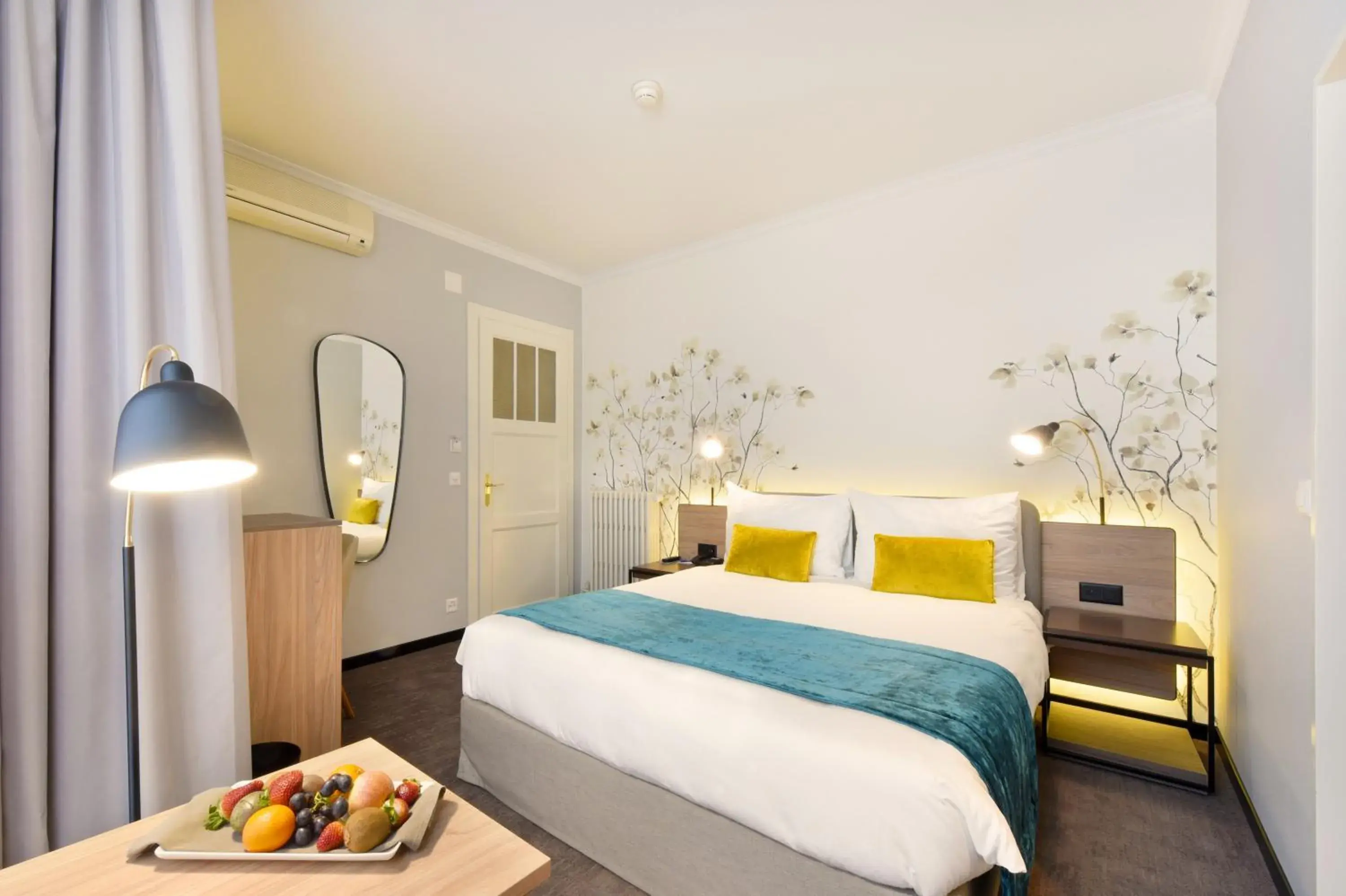 Superior Single Room - single occupancy in Astra Vevey Hotel & Restaurant Superior Single Room - single occupancy in Astra Vevey Hotel & Restaurant