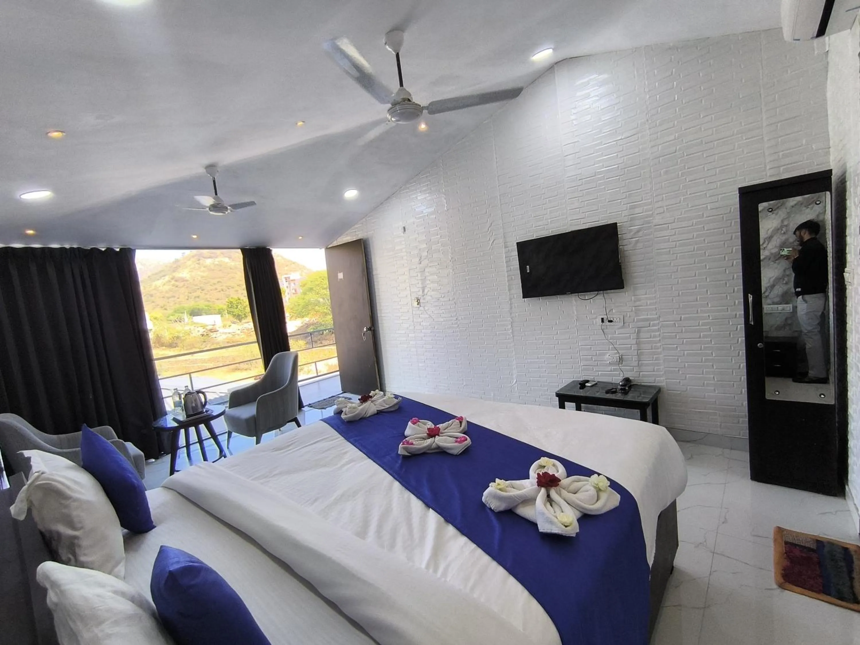 Bedroom, Bed in Hotel Raha